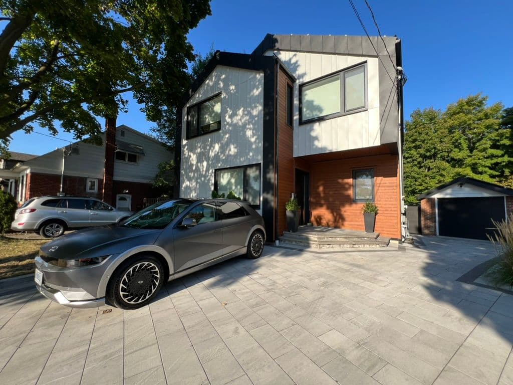 7 Glen Eden Crescent Basement, Toronto E03, ON M4B 2X8