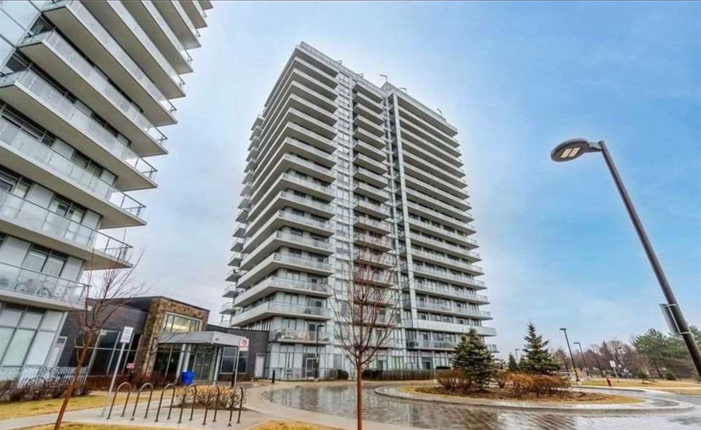 4699 Glen Erin Drive 408, Mississauga, ON L5N 3L3