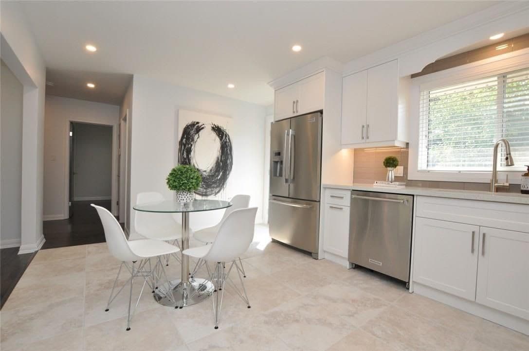 102 Laurier Avenue upper level room for rent, Hamilton, ON L9C 3S4