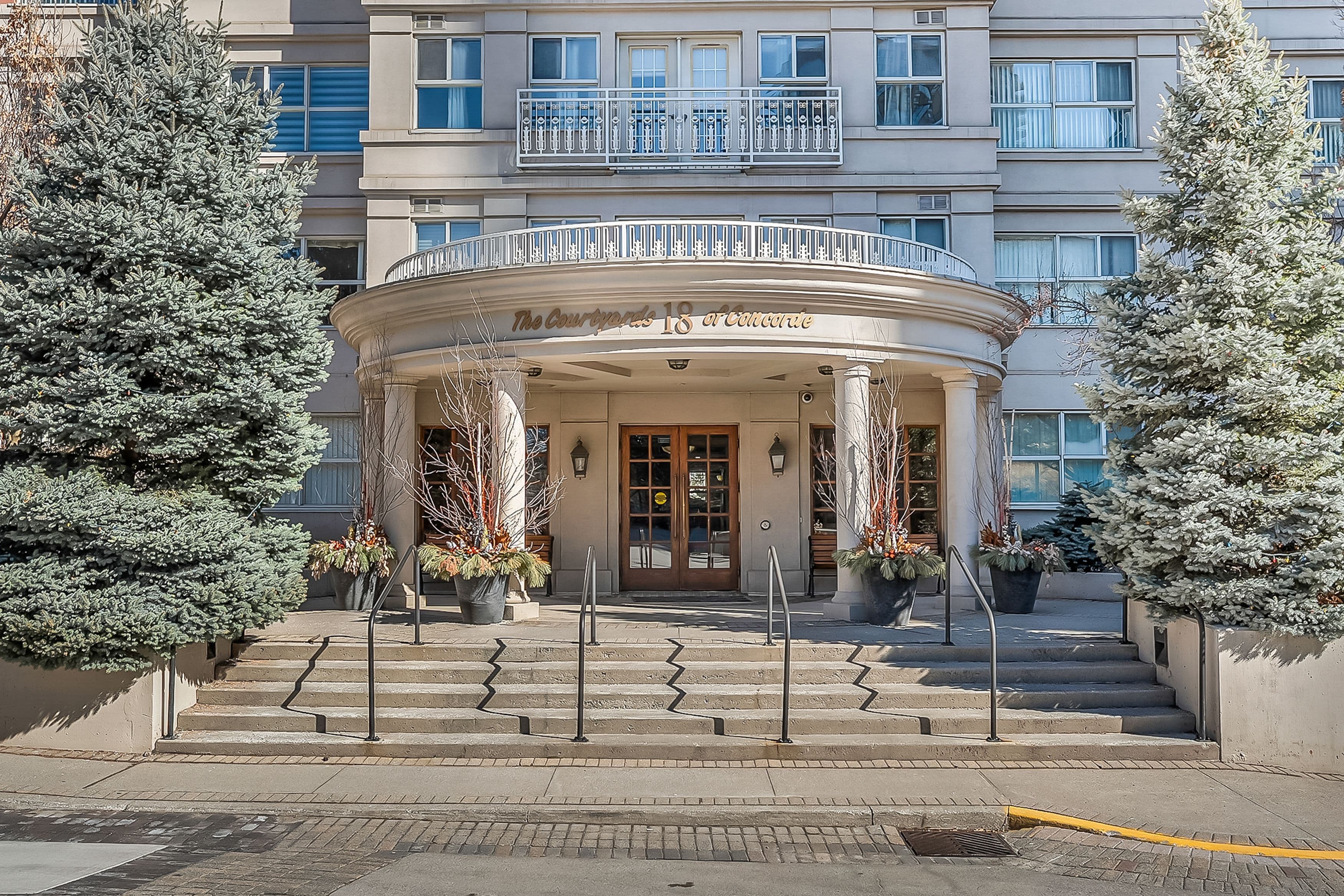 18 Concorde Place 411, Toronto C13, ON M3C 3T9