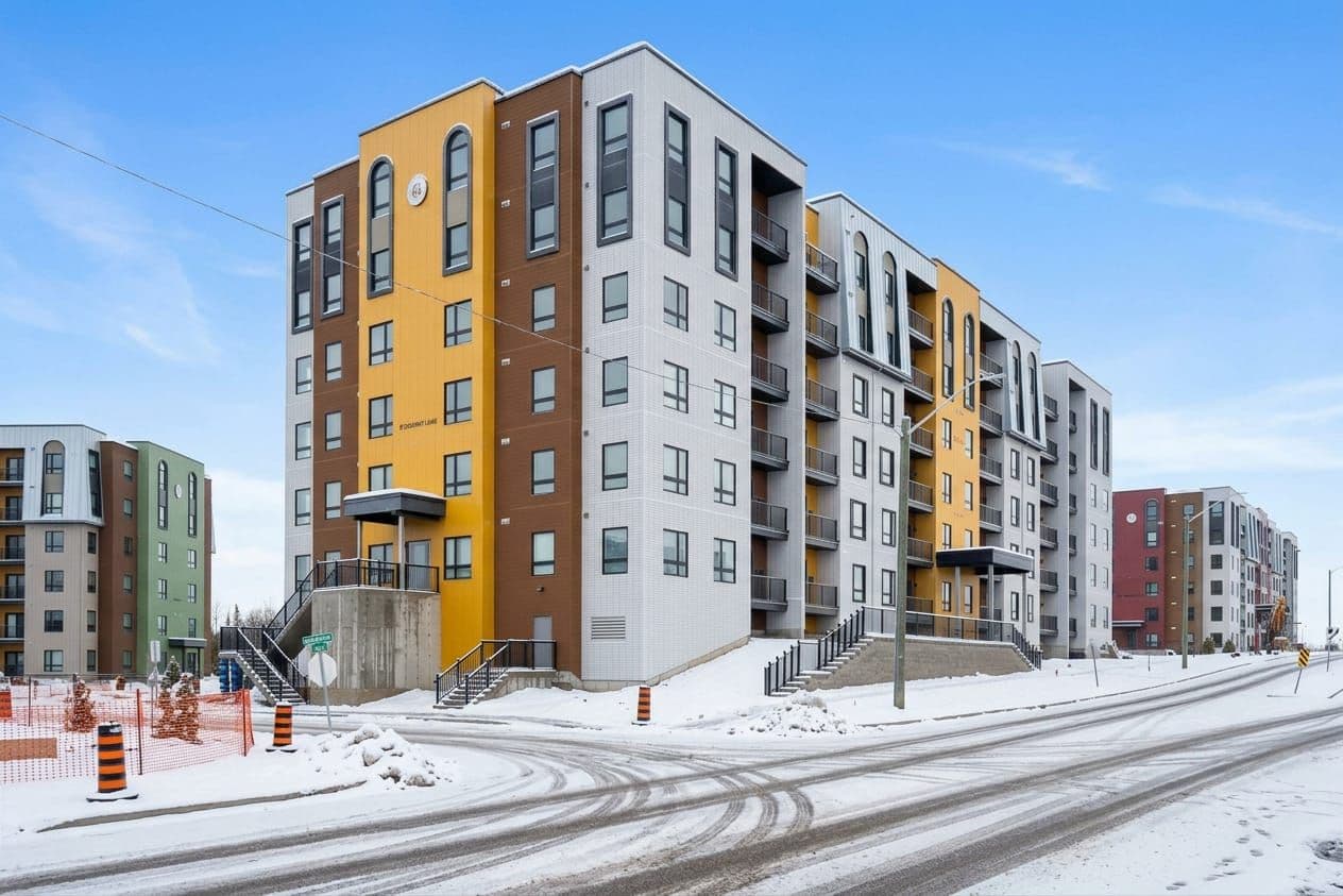 8 CULINARY Lane 112, Barrie, ON L9J 0T2