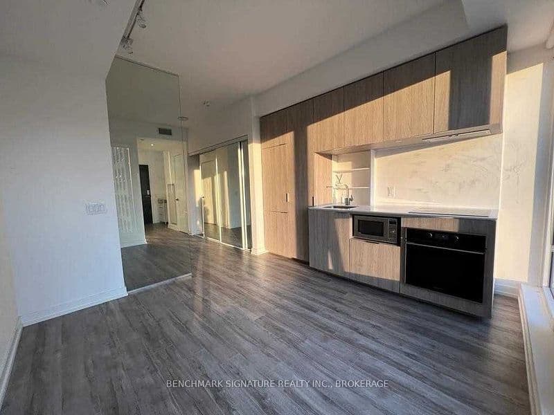 77 Shuter Street 2015, Toronto C08, ON M5B 0B8