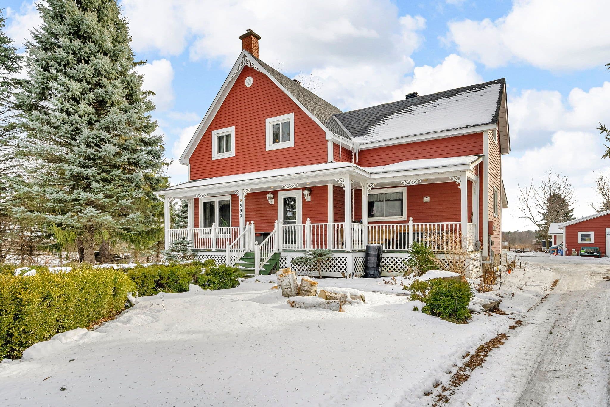 1590 Cornwall Centre Road, Cornwall, ON K6H 5R7