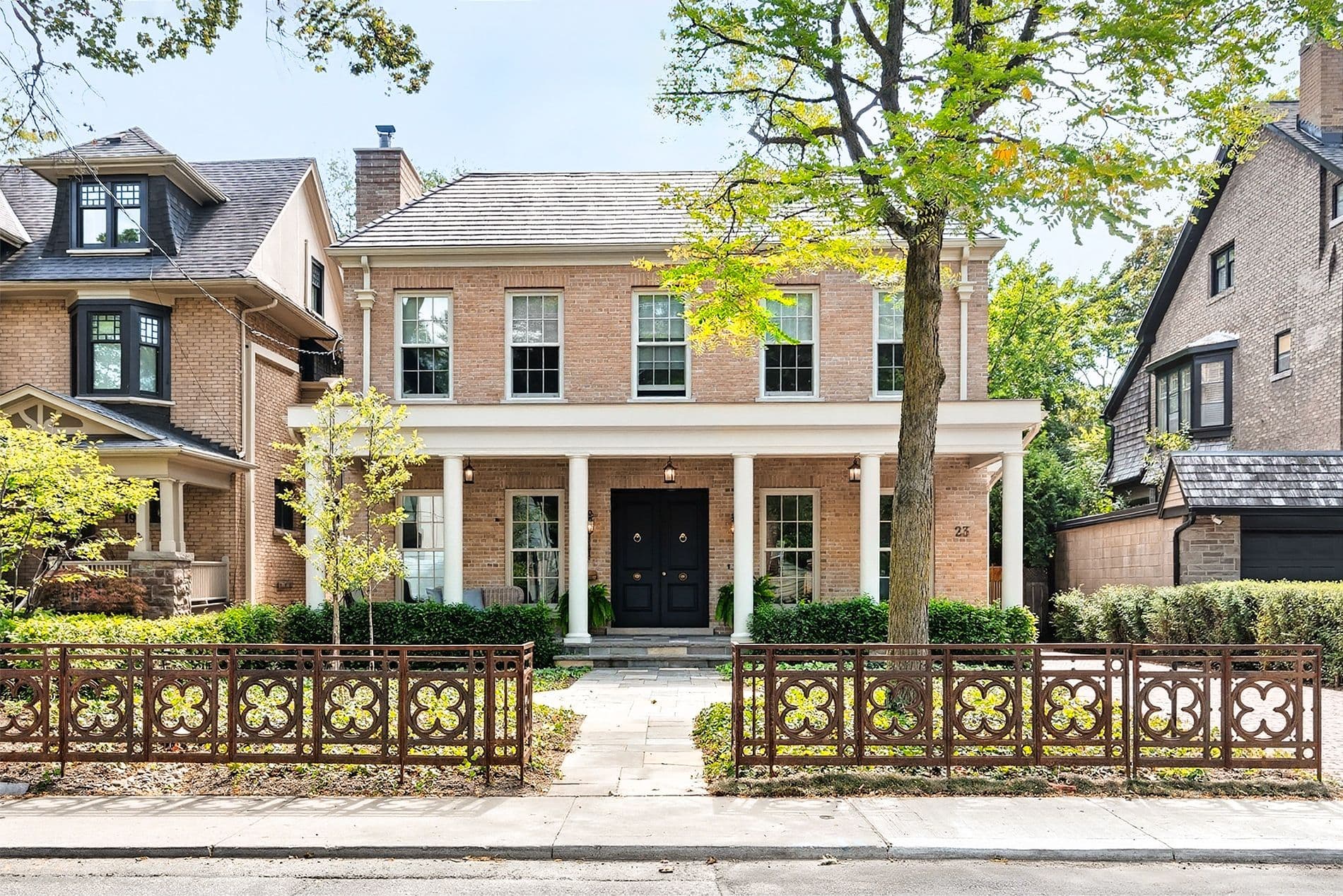 23 Lytton Boulevard, Toronto C04, ON M4R 1K9