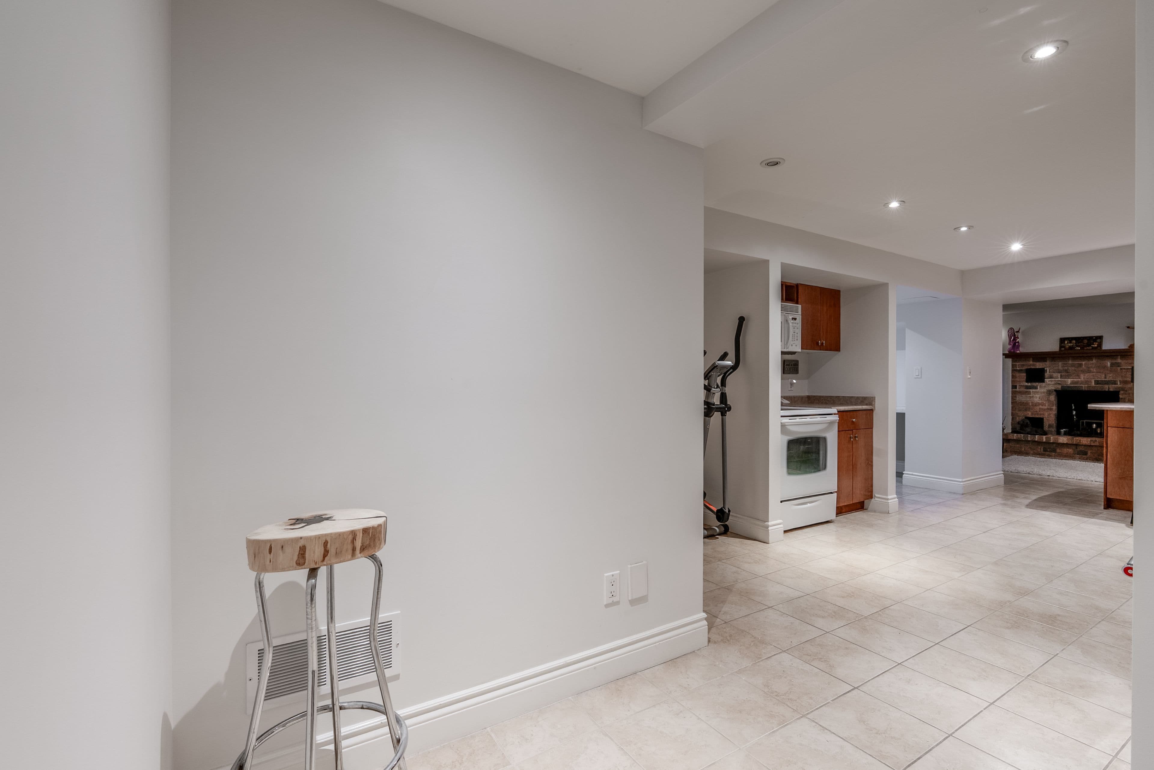 20 Stonemanse Court Lower, Toronto E09, ON M1G 3V3