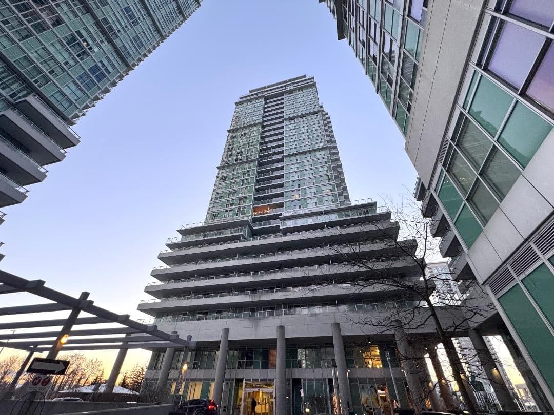 60 Town Centre Court 2702, Toronto E09, ON M1P 0B1