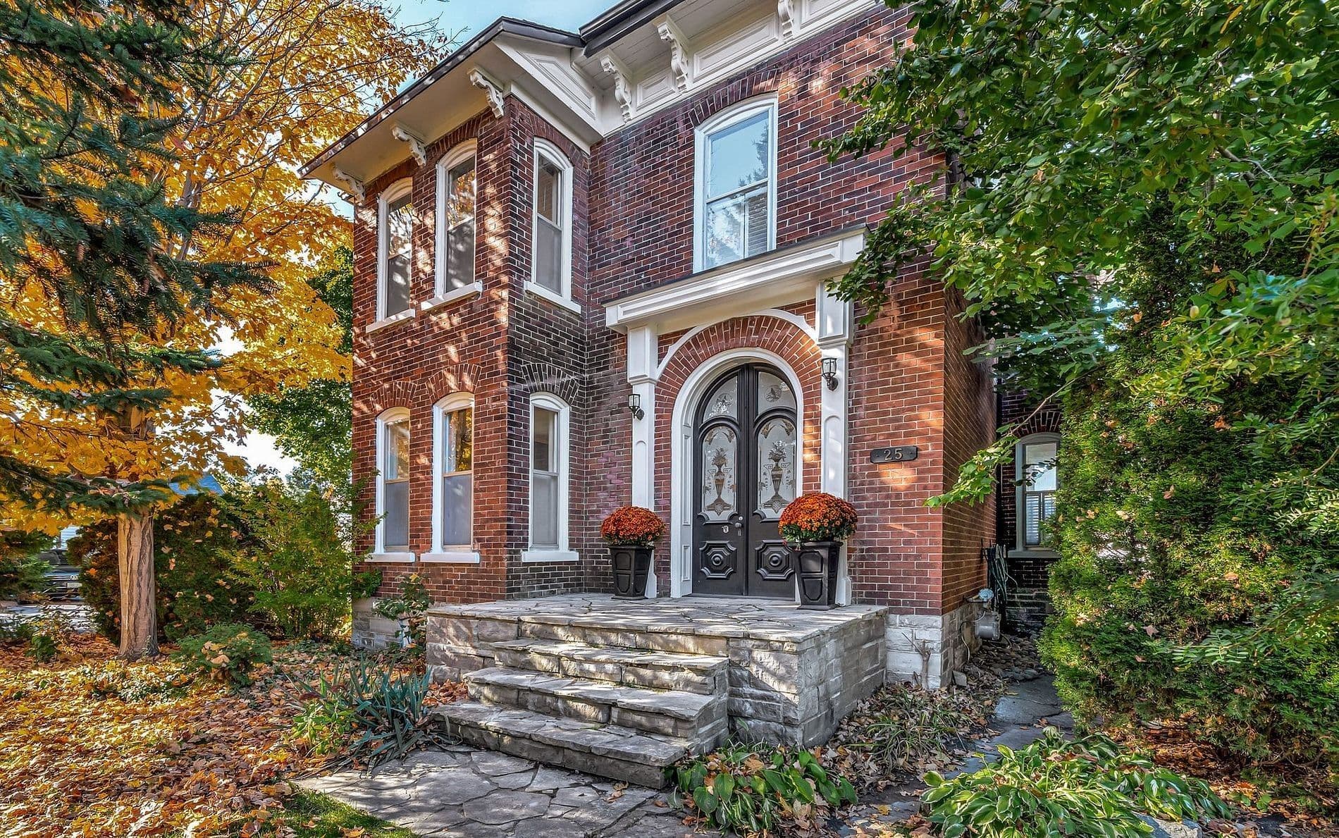 25 Picton Main Street, Prince Edward County, ON K0K 2T0