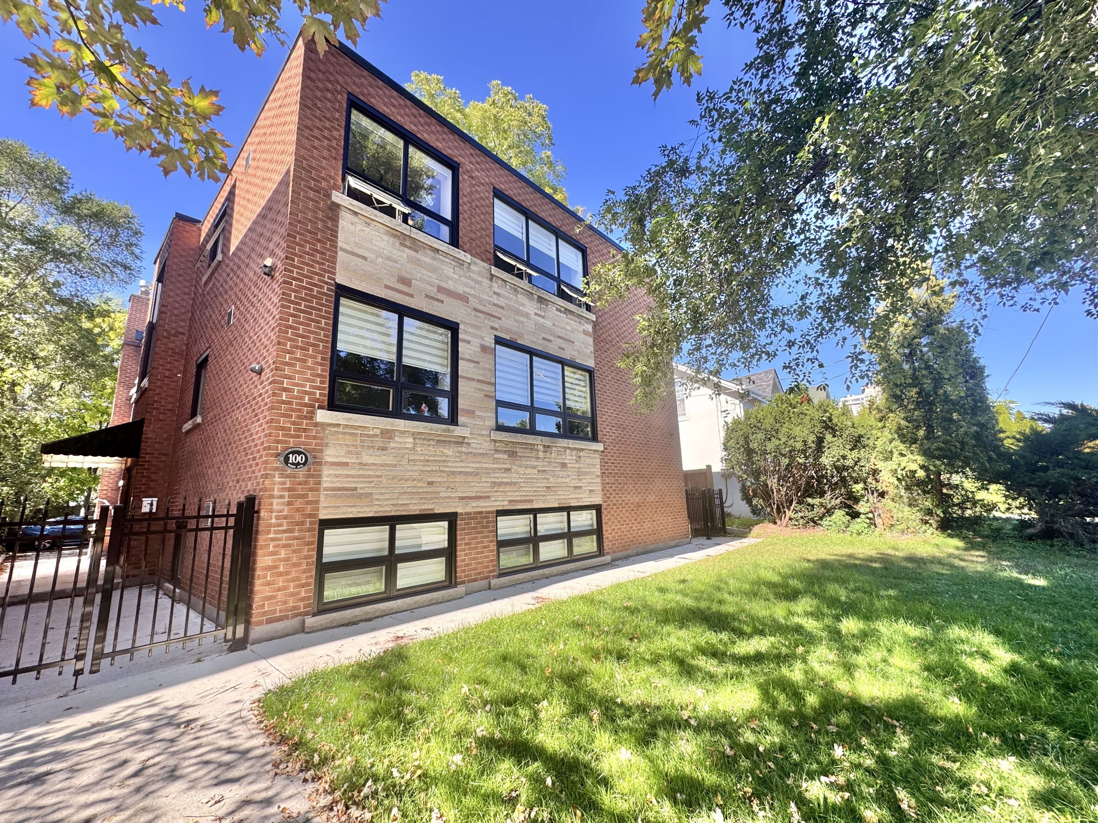 100 WEST Avenue S UNIT-1, Hamilton, ON L8N 2S3