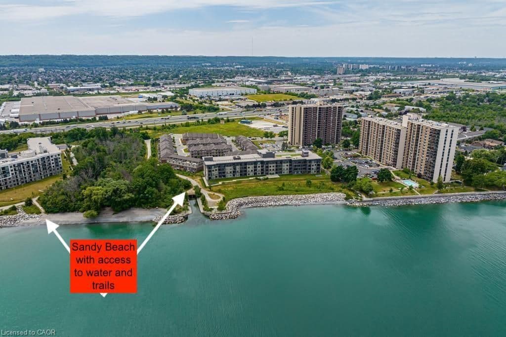 35 Southshore Crescent 221, Hamilton, ON L8E 0J2