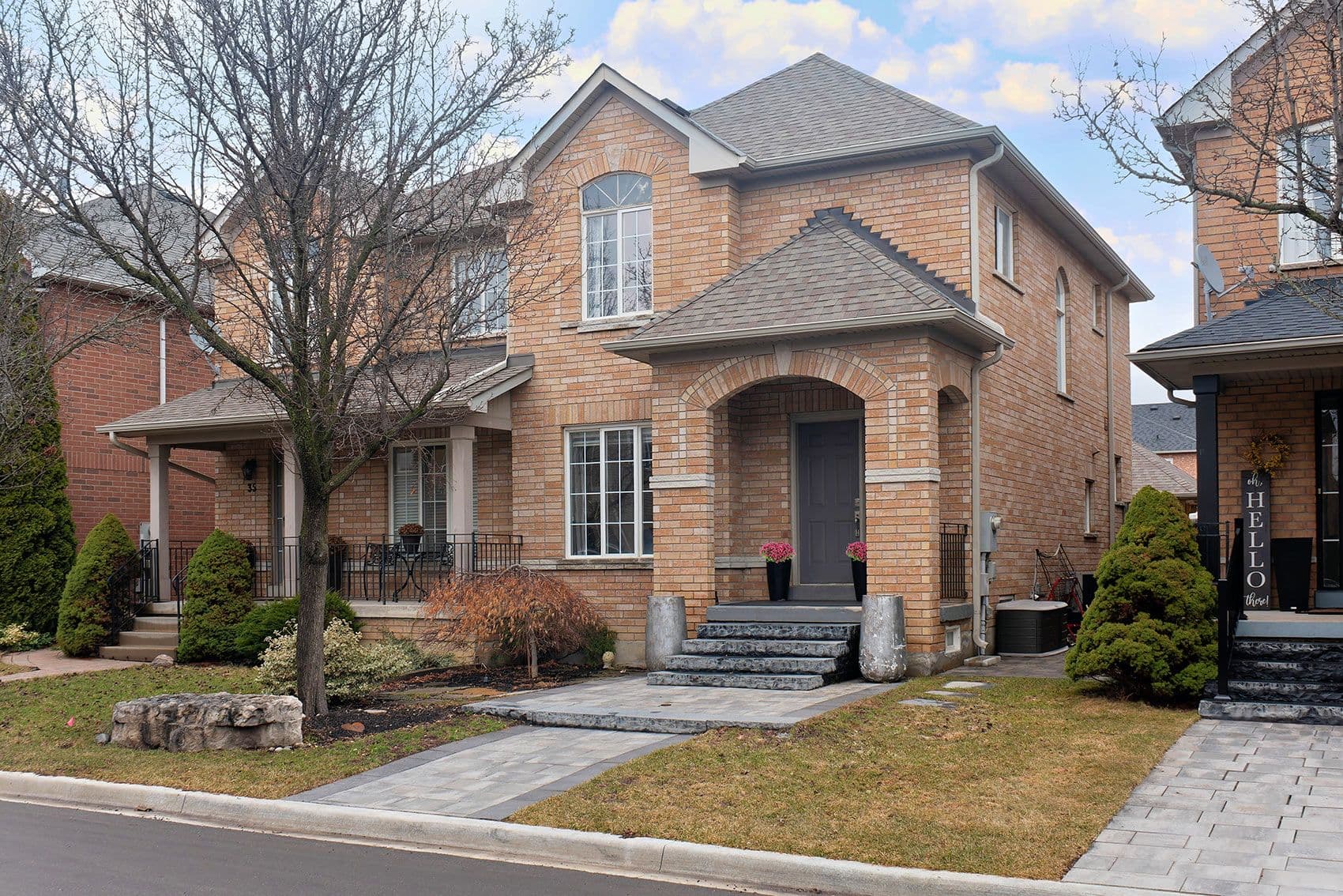 33 La Neve Avenue, Vaughan, ON L4H 1M4