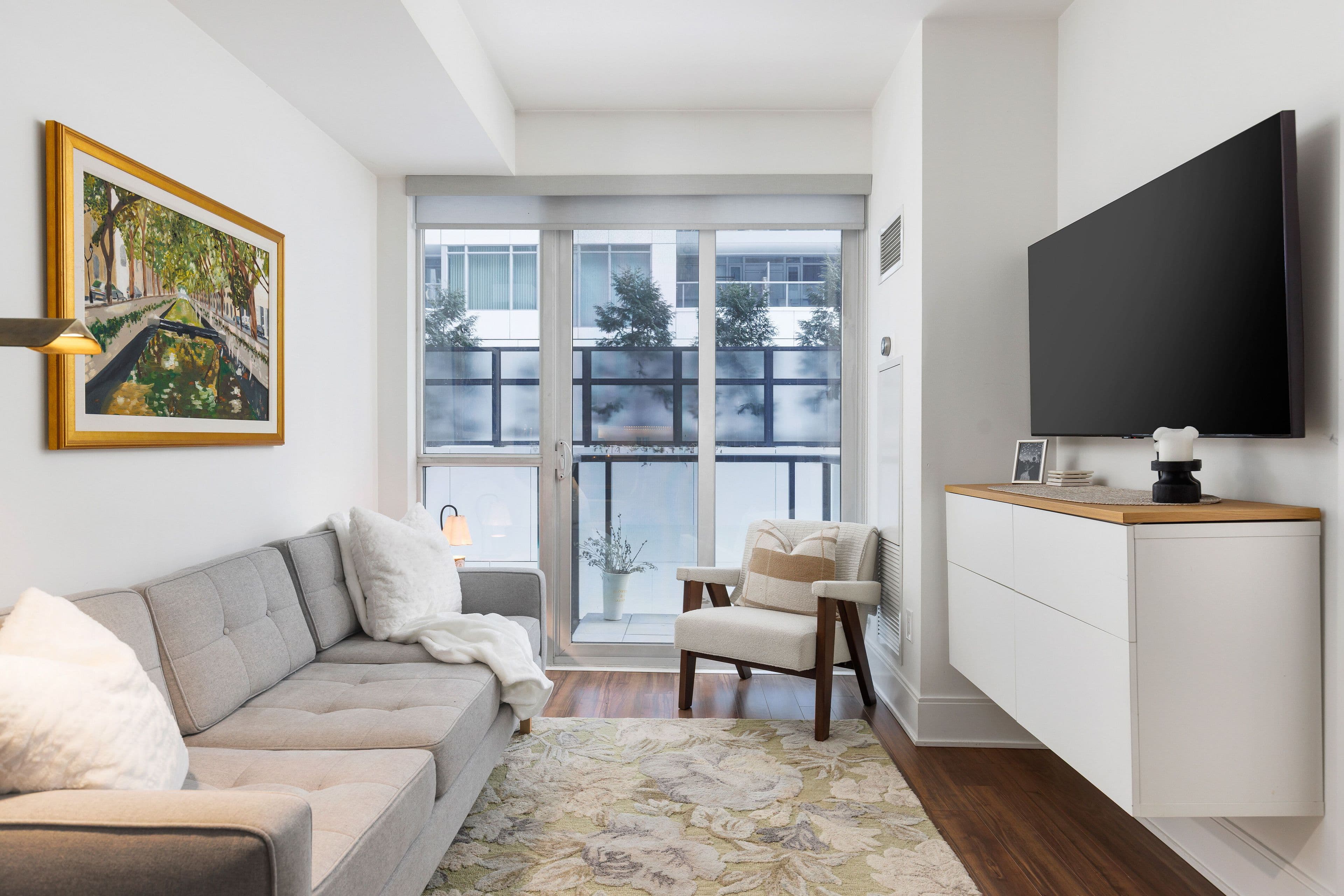 560 Front Street W 303, Toronto C01, ON M5V 1C1