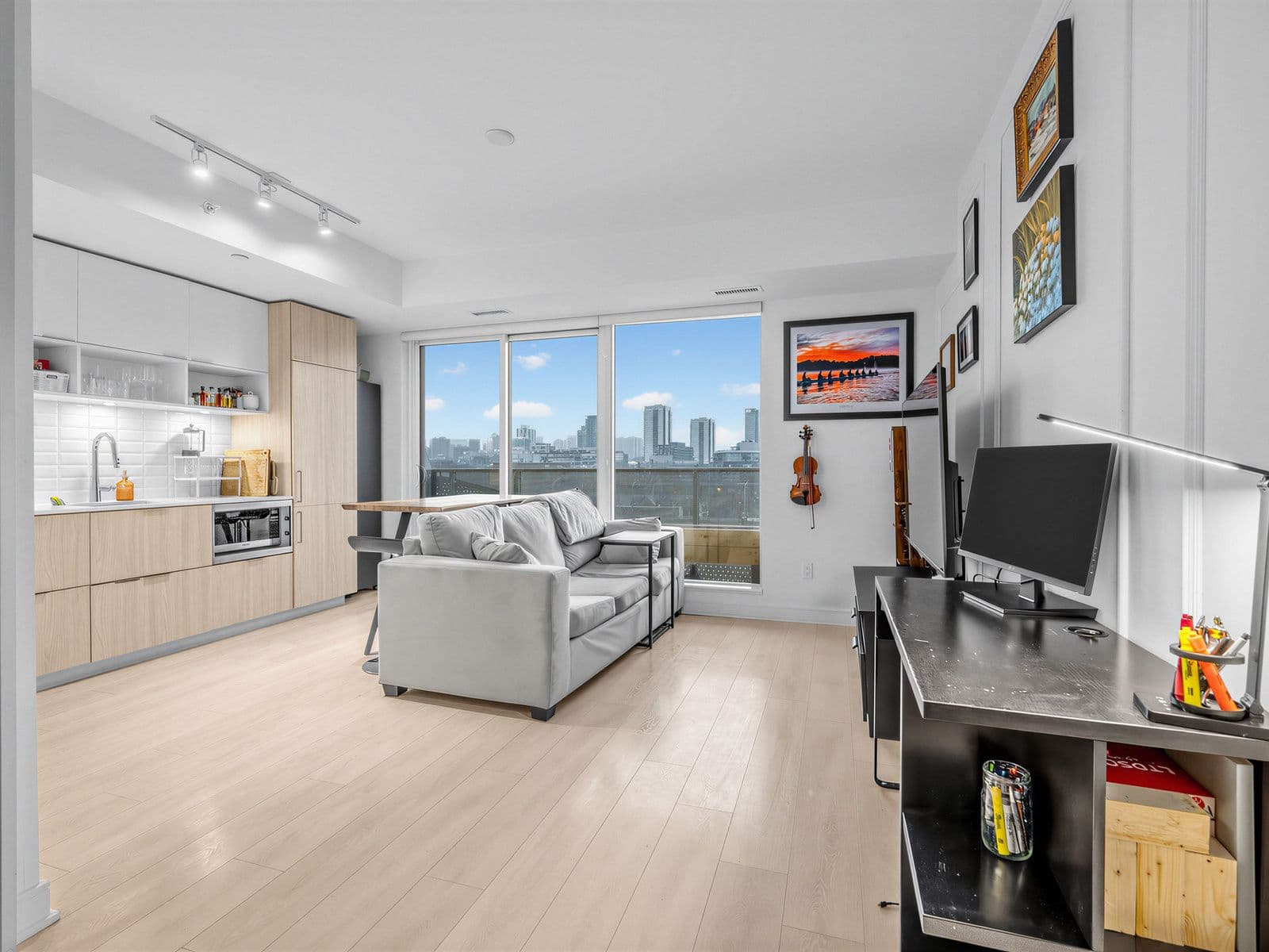 60 Tannery Road 817, Toronto C08, ON M5A 0A8