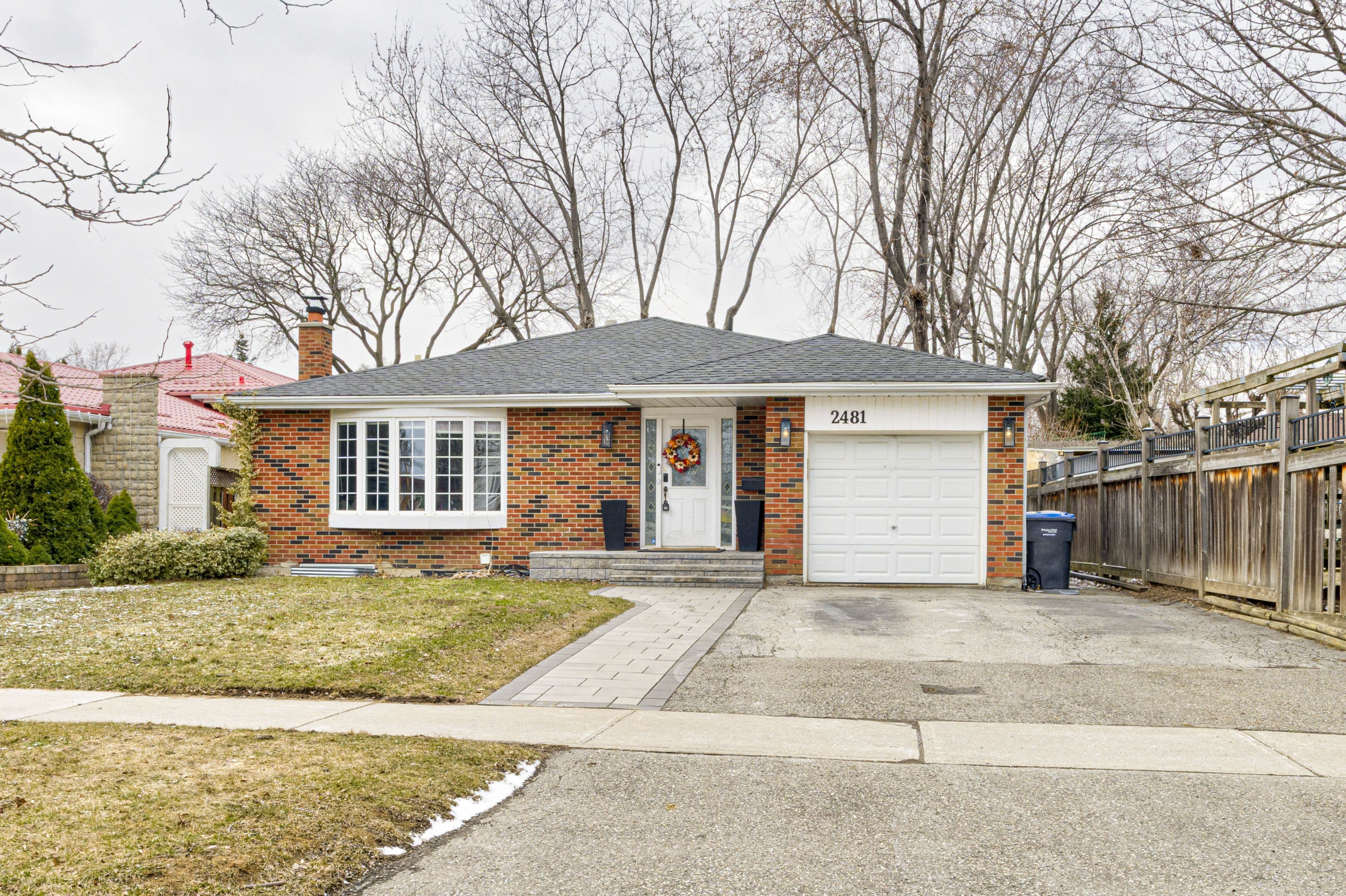 2481 Bromsgrove Road, Mississauga, ON L5J 1L7