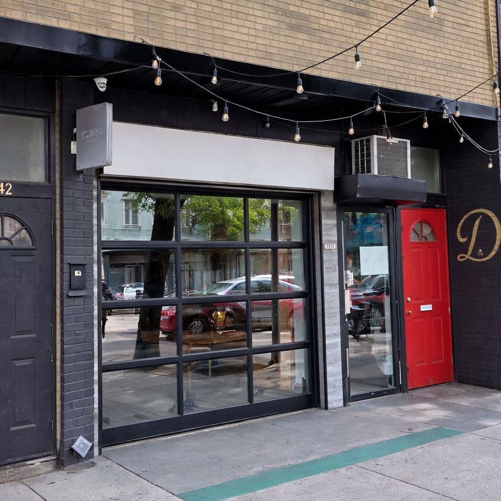 2840 Dundas Street W, Toronto W02, ON M6P 1Y7