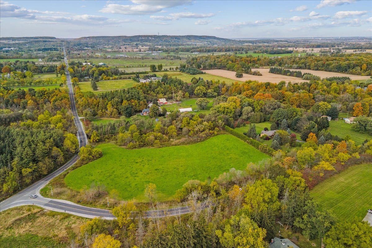 9 Walkers Line, Burlington, ON L7M 4G1