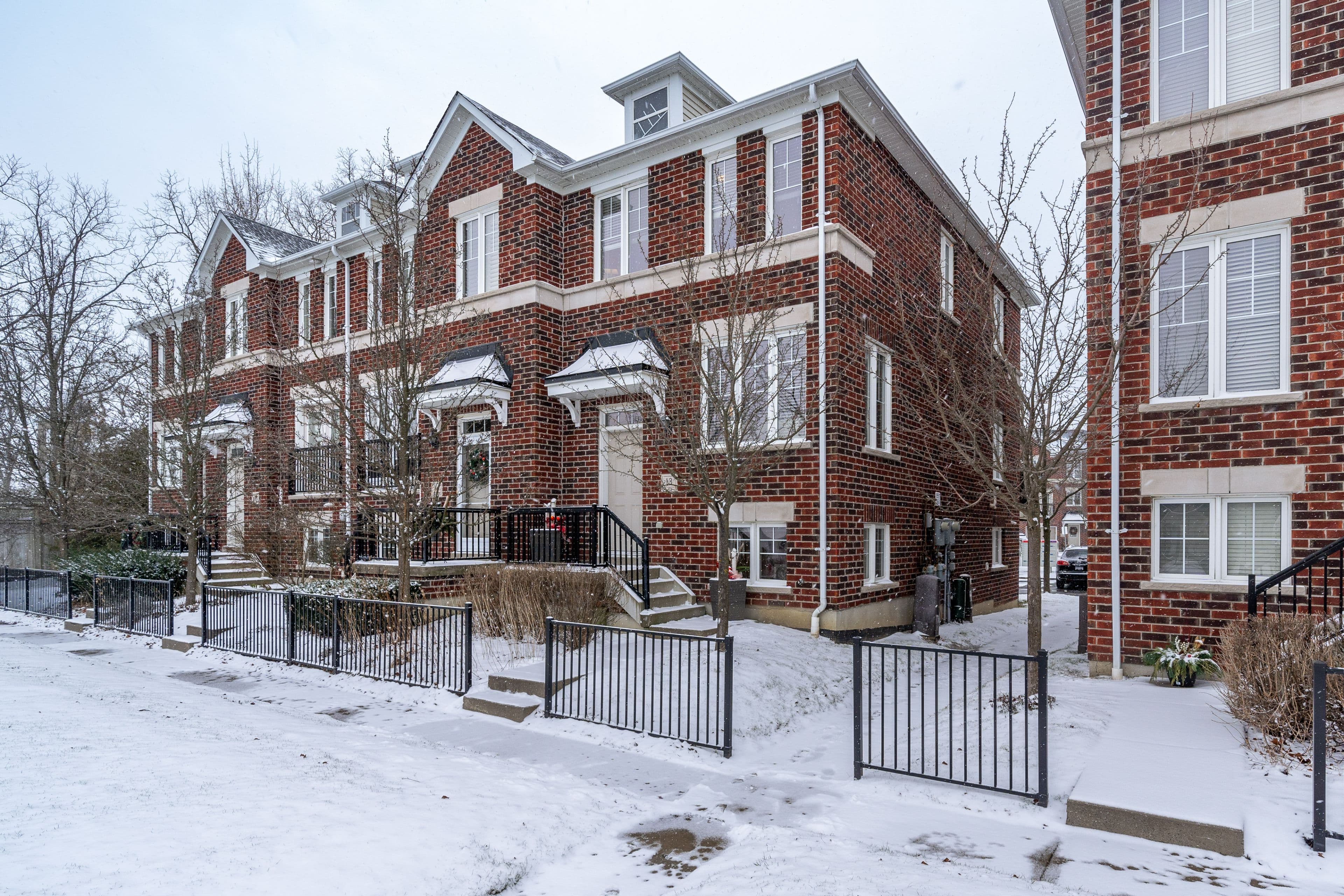 571 Longworth Avenue 13, Clarington, ON L1C 0H3