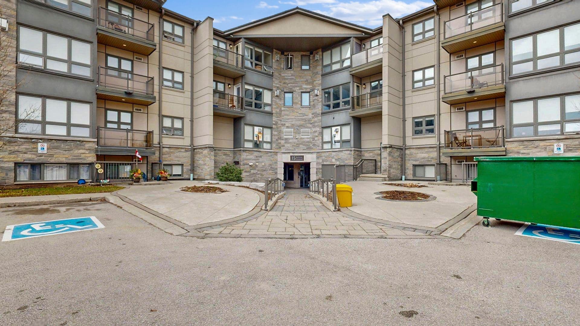 15 JACKSWAY Crescent 117, London North, ON N5X 3T8