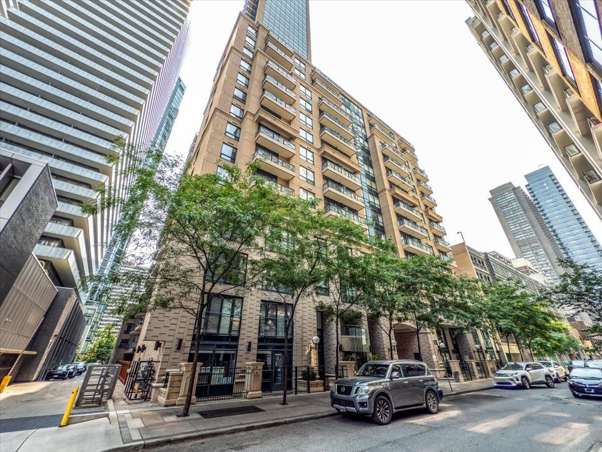 35 Hayden Street 517, Toronto C08, ON M4Y 3C3