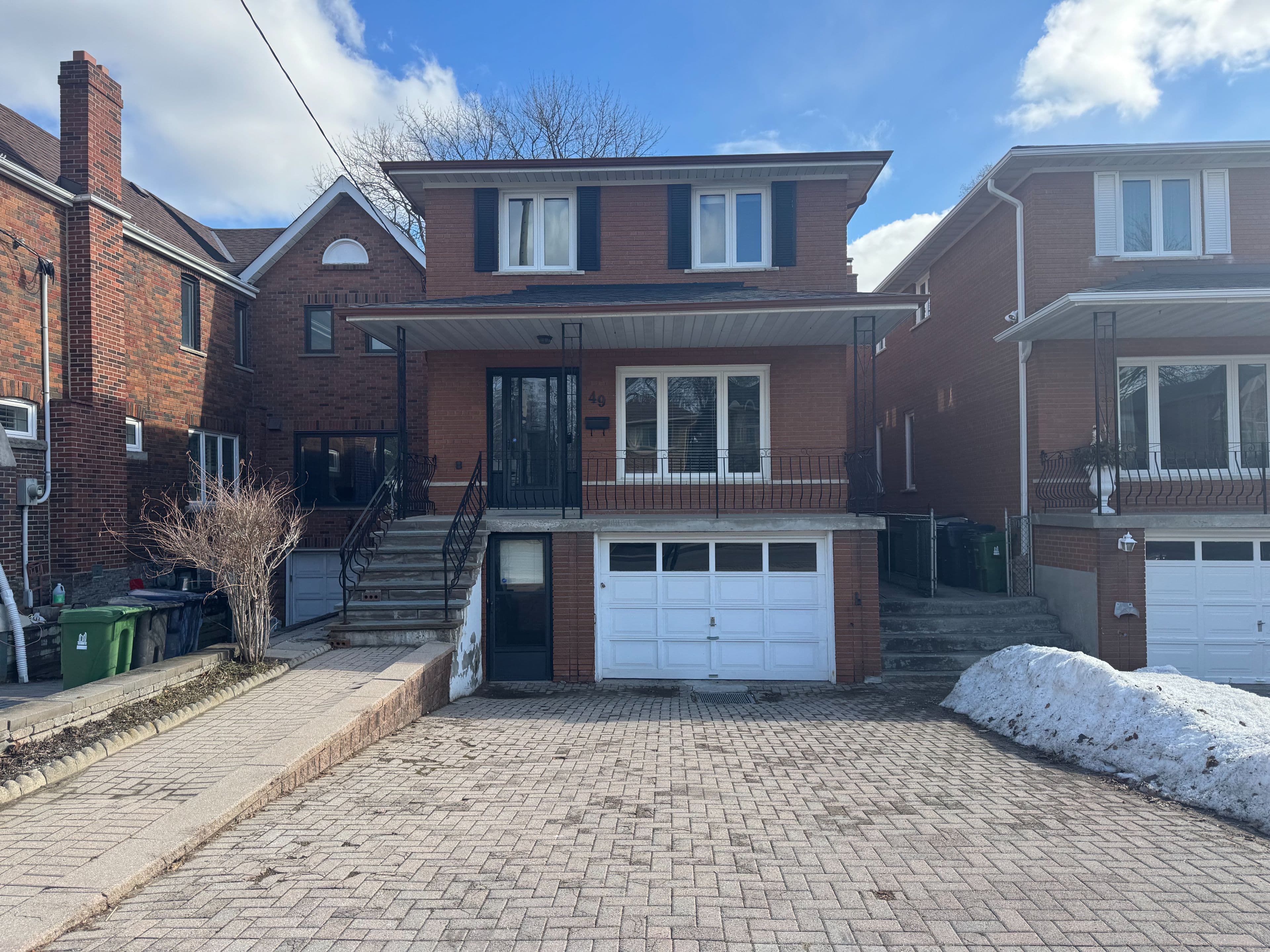 49 Woodville Avenue, Toronto E03, ON M4K 2J5