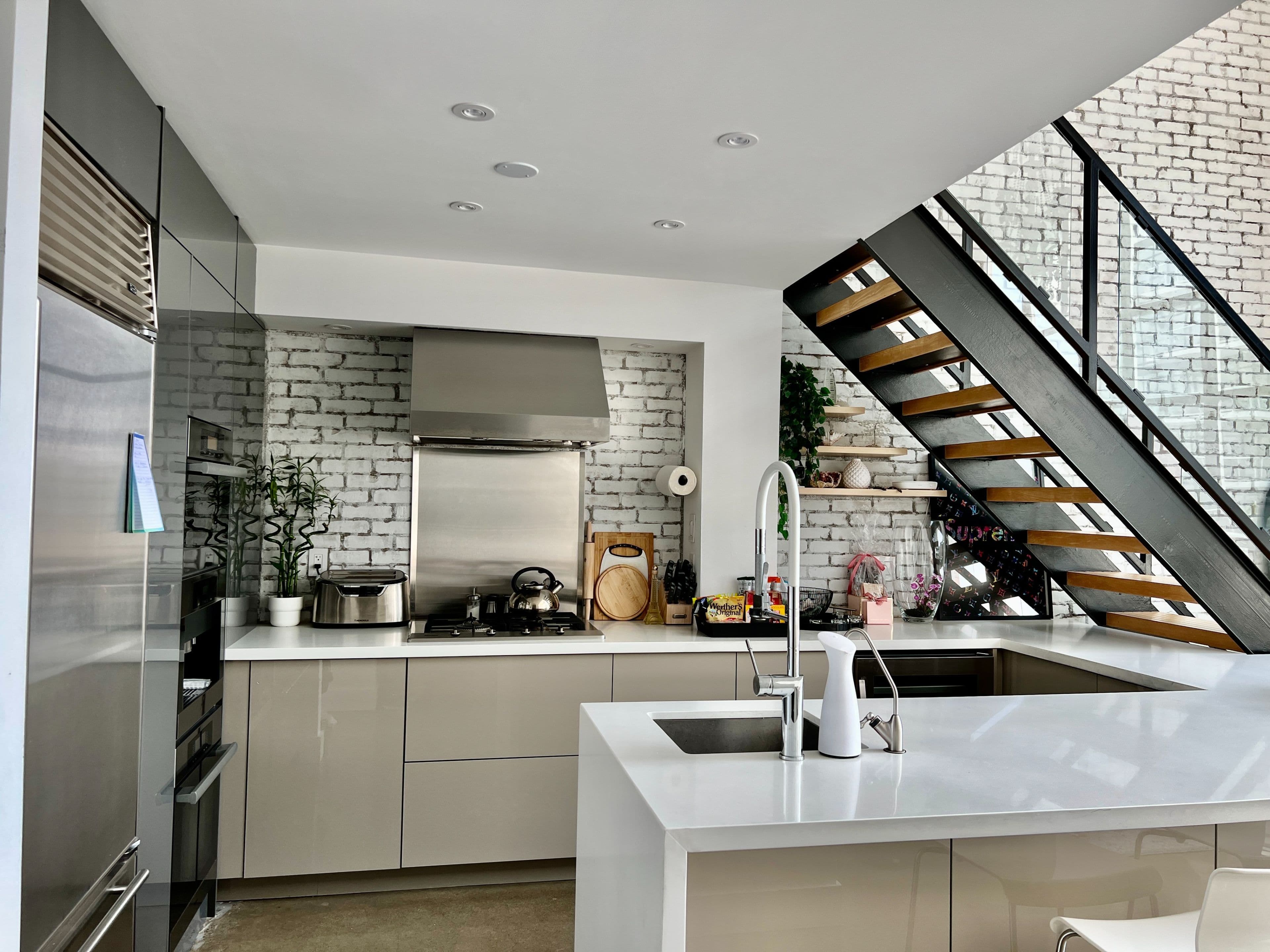 300 Manitoba Street 314, Toronto W06, ON M8Y 4G6