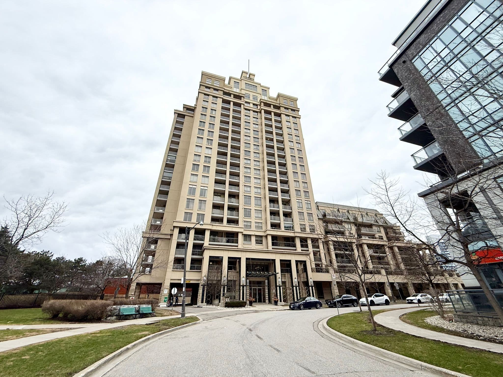 18 Kenaston Gardens 1306, Toronto C15, ON M2K 3C7
