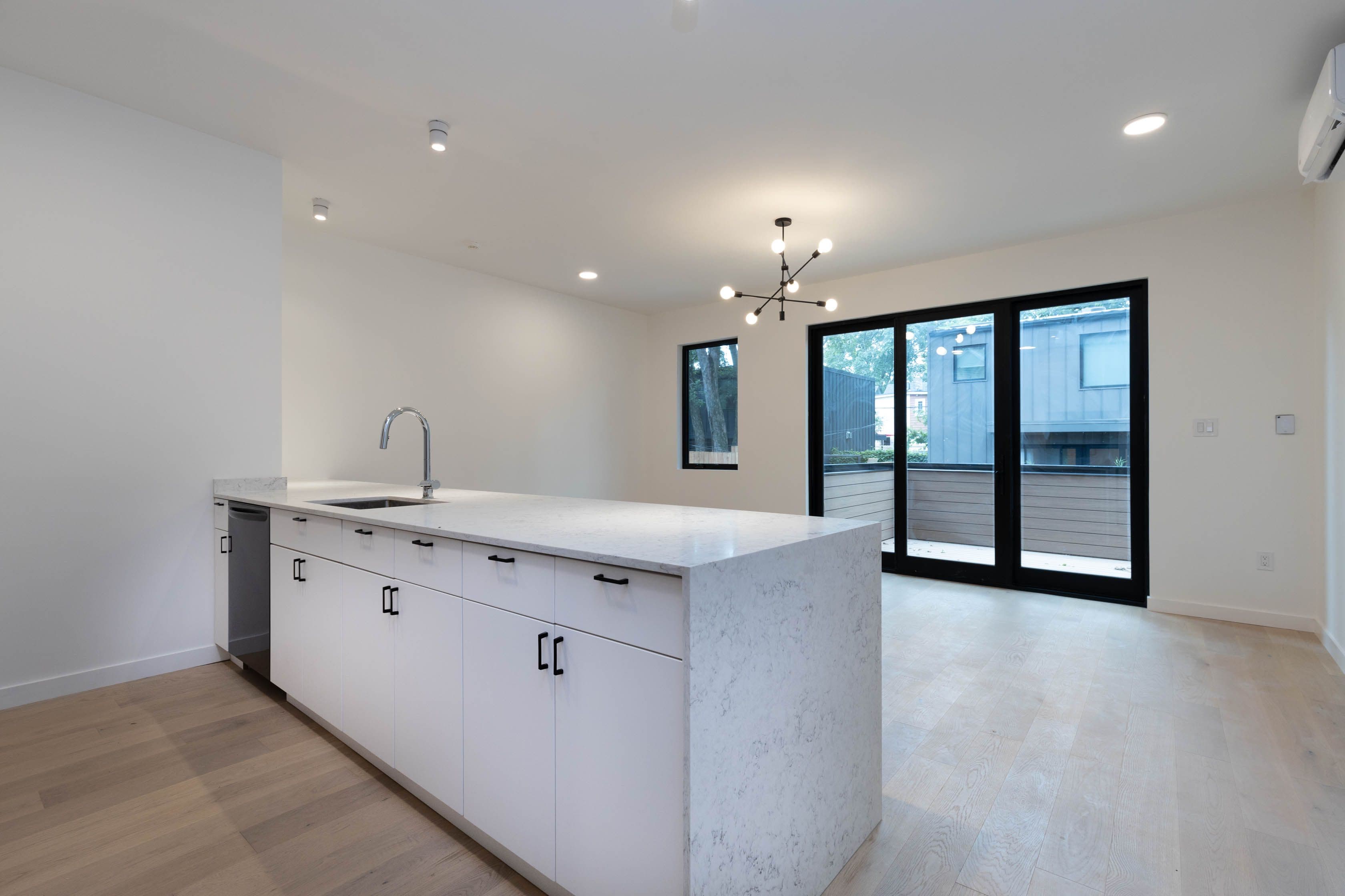 60 Jones Avenue C, Toronto E01, ON M4M 2Z8