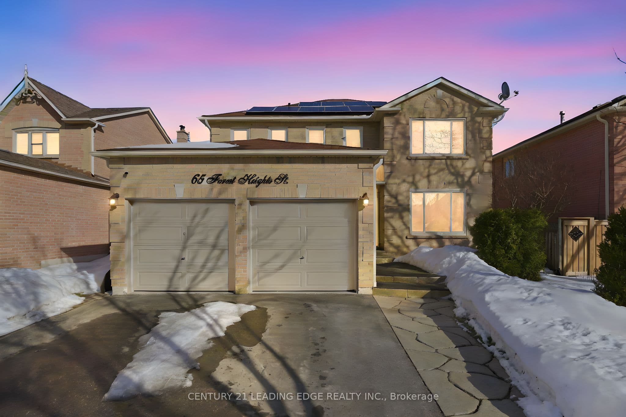 65 Forest Heights Street, Whitby, ON L1R 1X4