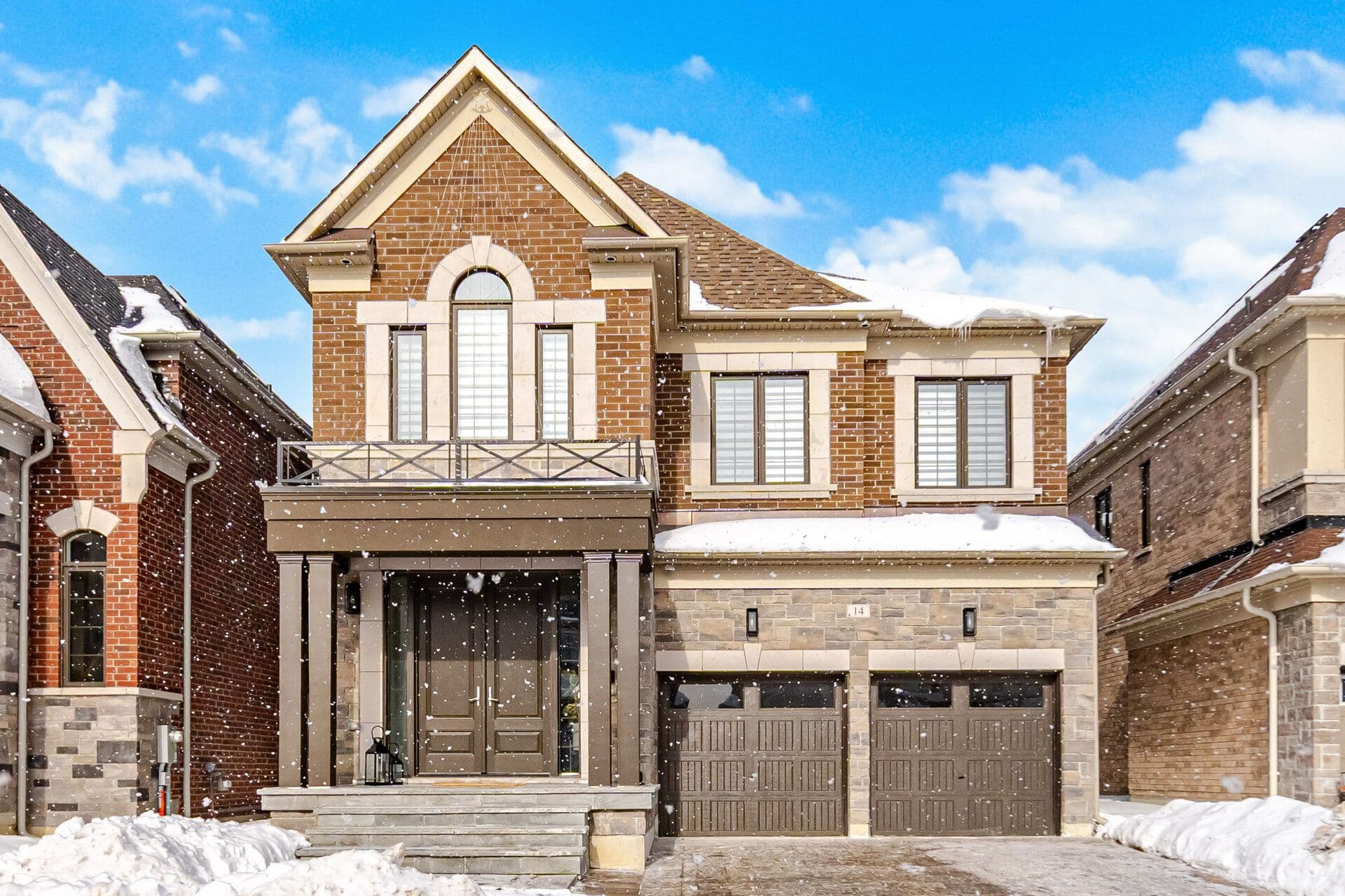 14 Woodgate Pines Drive, Vaughan, ON L4H 4A8