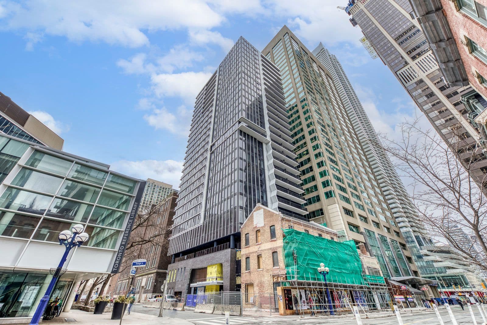 771 Yonge Street 1707, Toronto C09, ON M4W 0B8