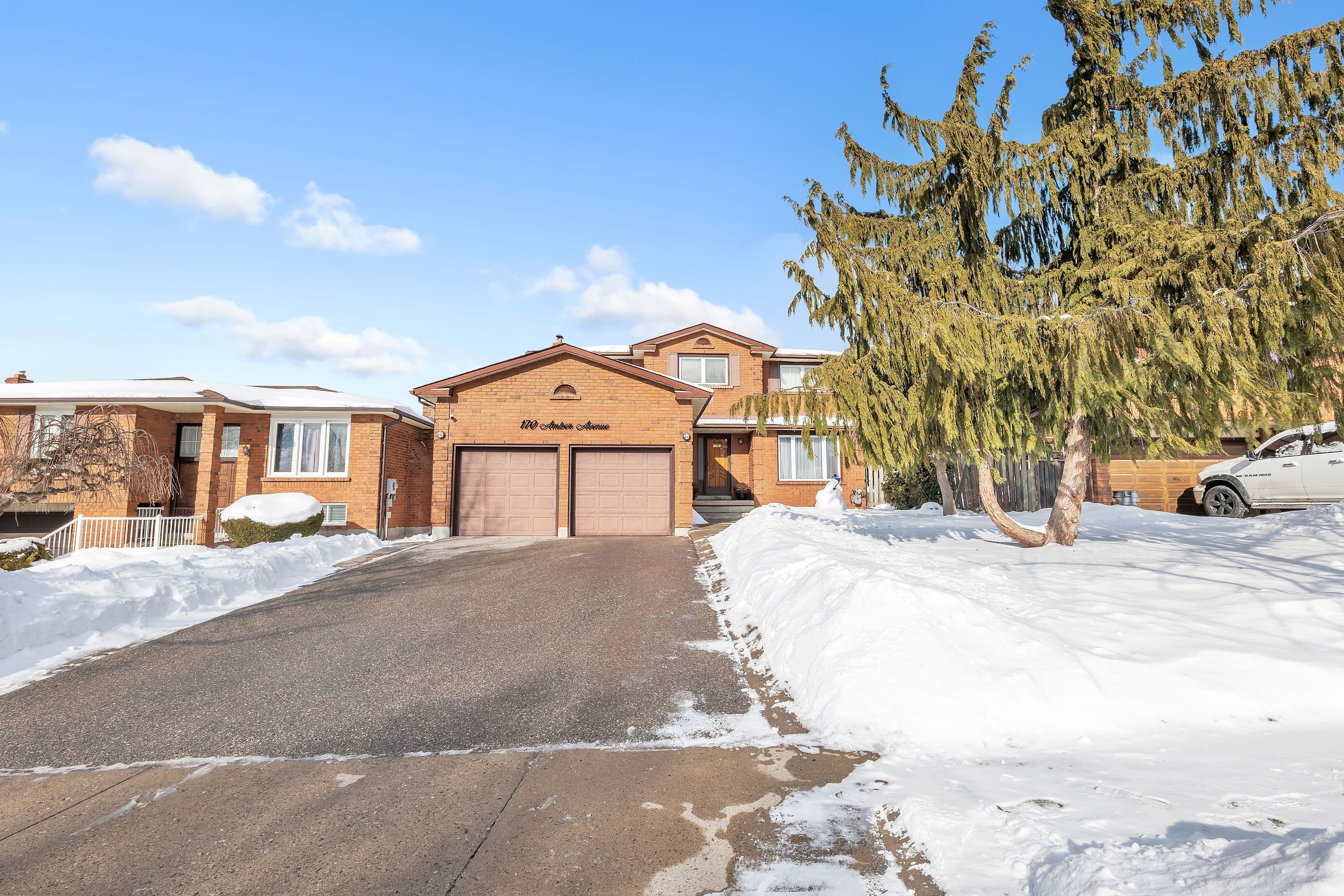 170 Amber Avenue, Oshawa, ON L1J 7V5