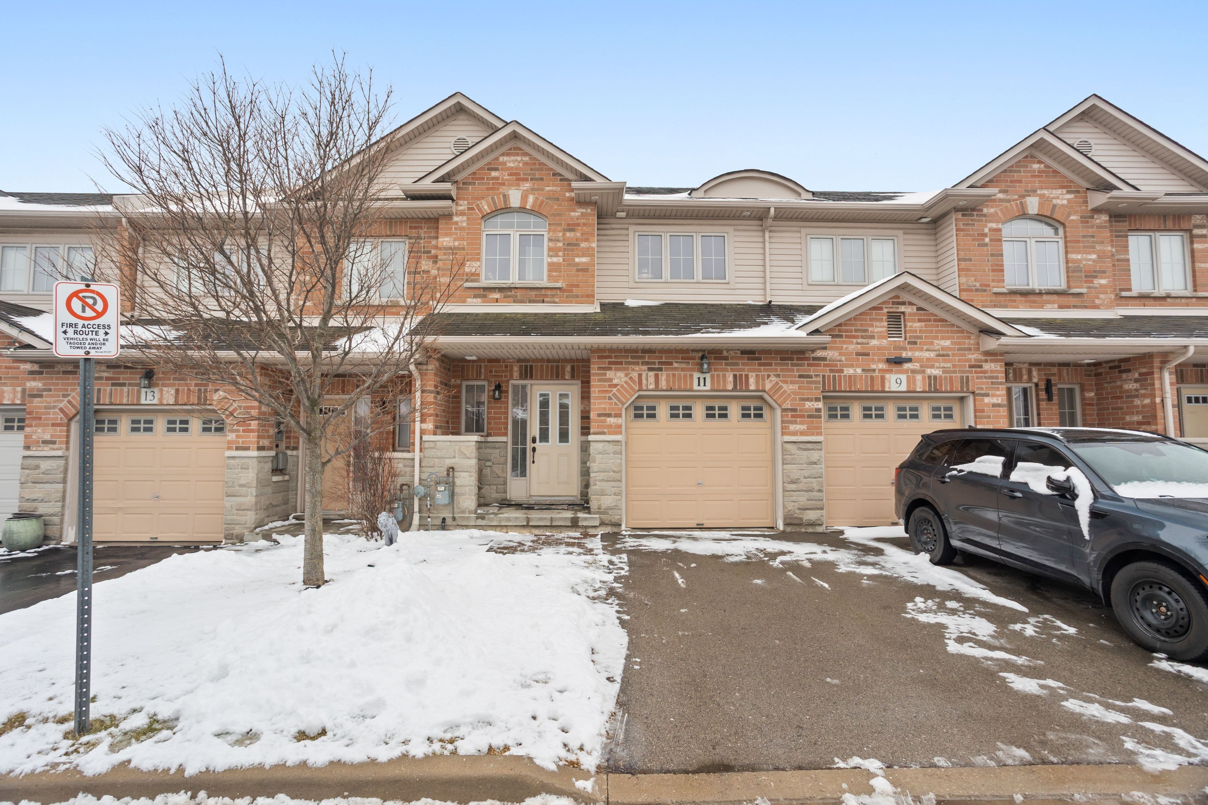 11 Marina Point Crescent, Hamilton, ON L8E 0E4