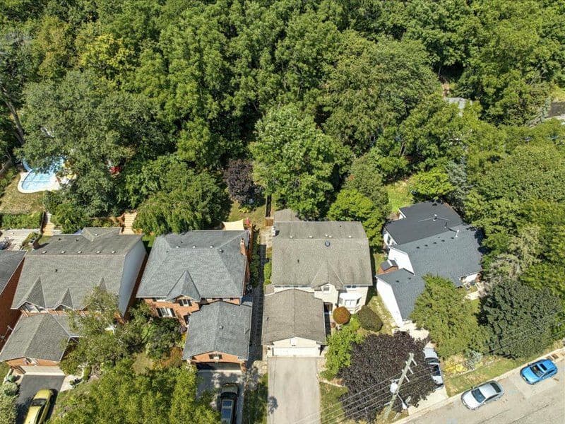 41 Watsons Lane, Hamilton, ON L9H 1T4