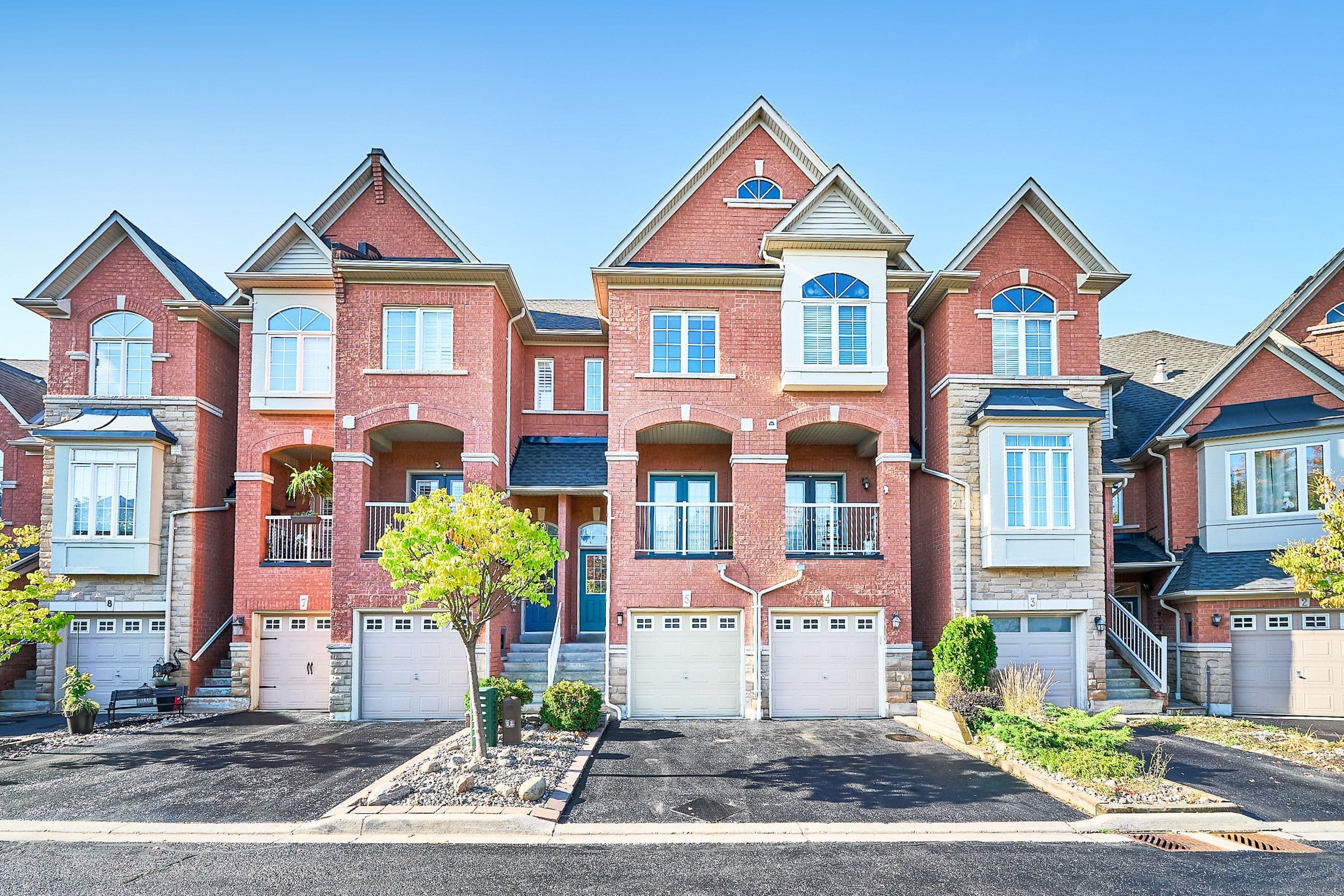 301 Strouds Lane 5, Pickering, ON L1V 7J1