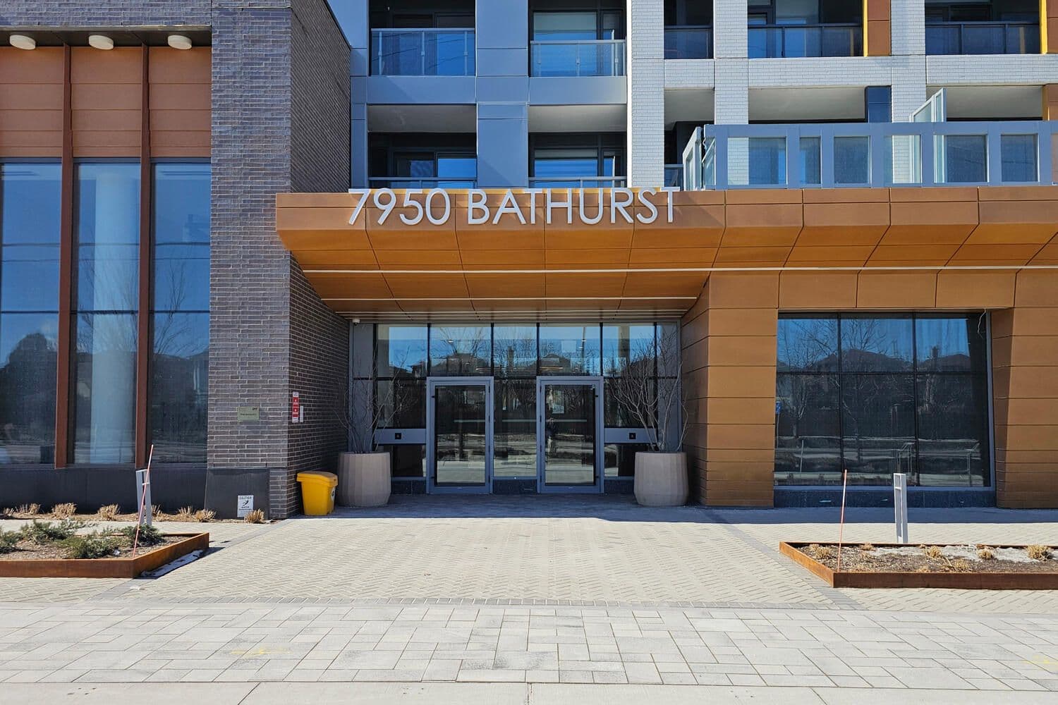 7950 Bathurst Street 416, Vaughan, ON L4J 0L4