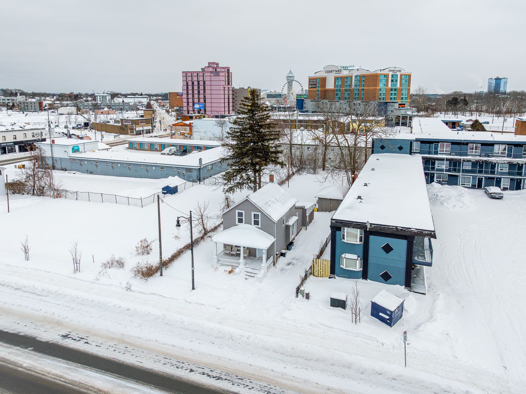 5930 Fallsview Avenue, Niagara Falls, ON L2G 3V5