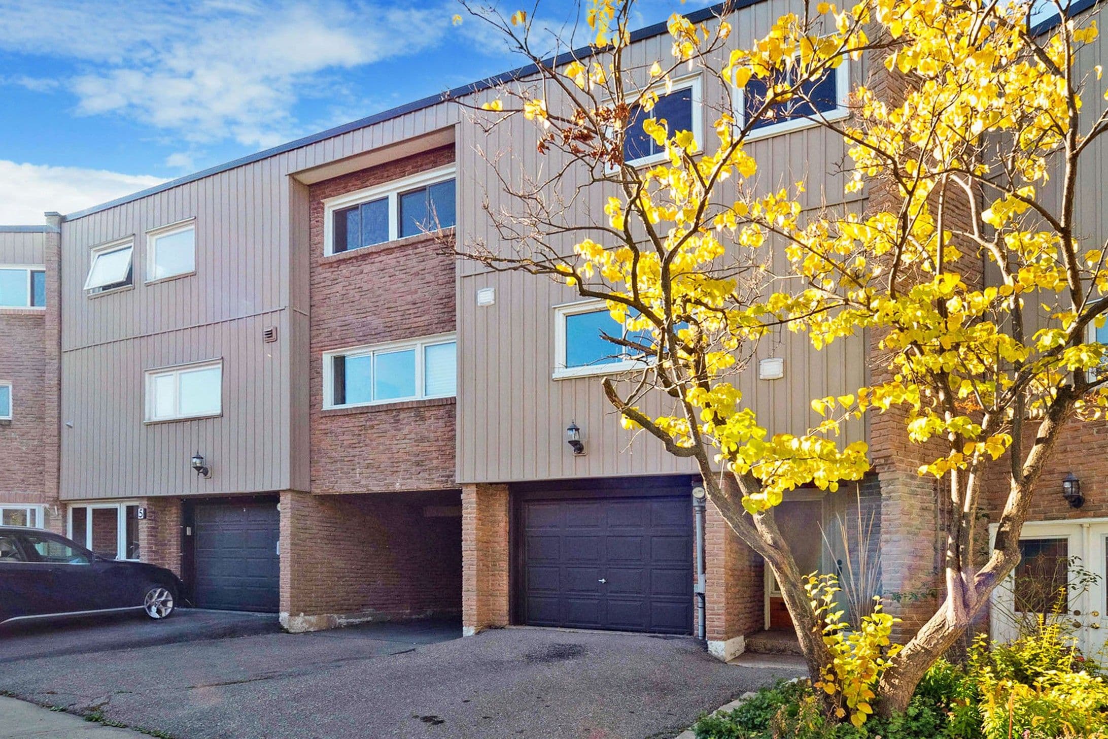 400 Bloor Street 6, Mississauga, ON L5A 3M8