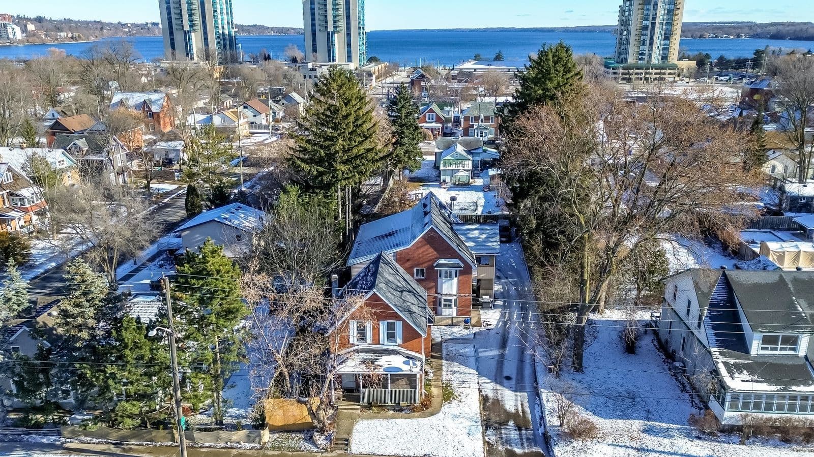 81 Innisfil Street, Barrie, ON L4N 3E3