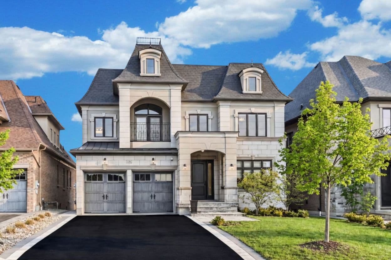 126 Burns Boulevard, King, ON L7B 0M2