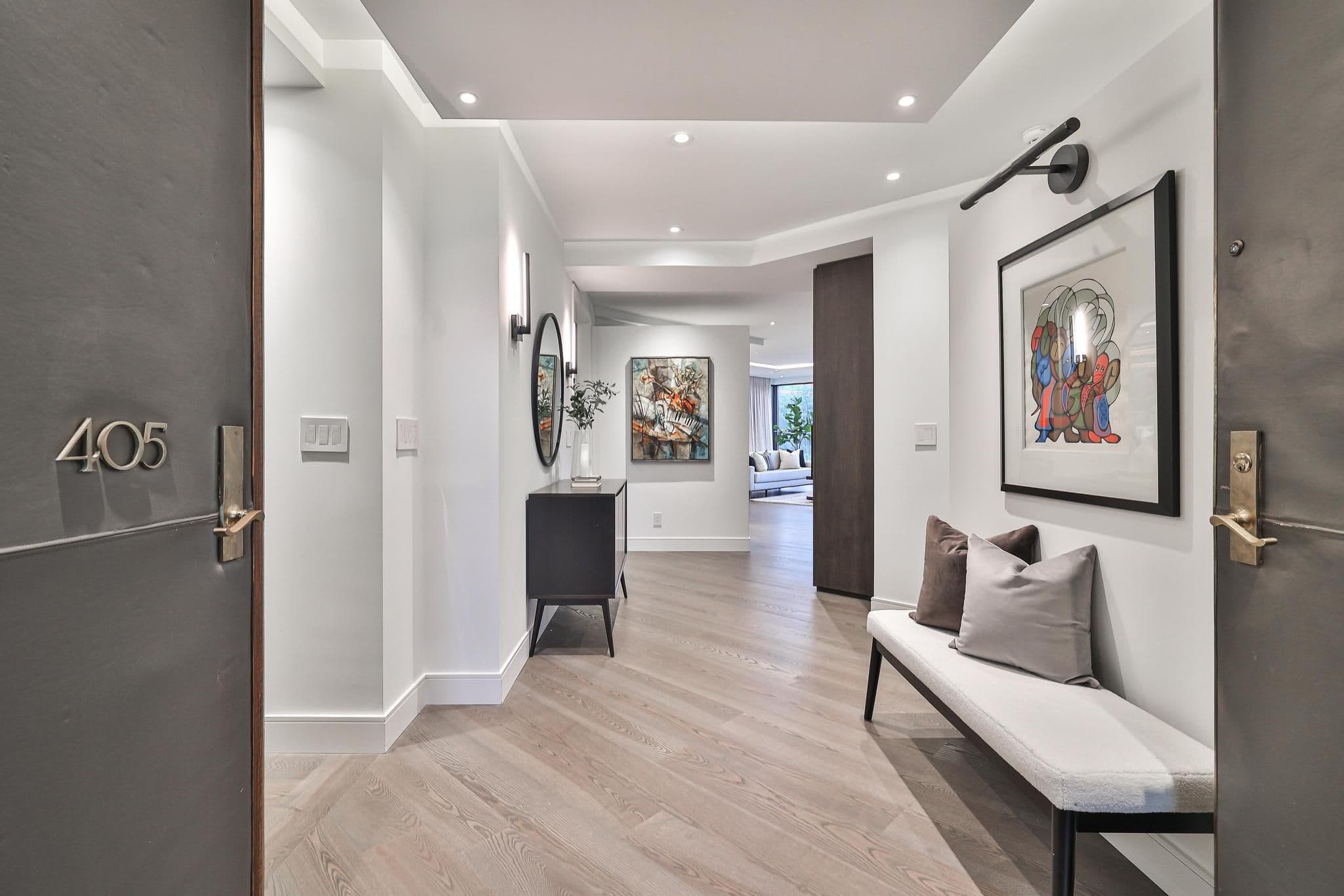 342 Spadina Road 405, Toronto C03, ON M5P 2V4