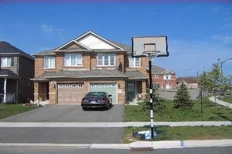 3865 Stardust Drive, Mississauga, ON L5M 7Z9
