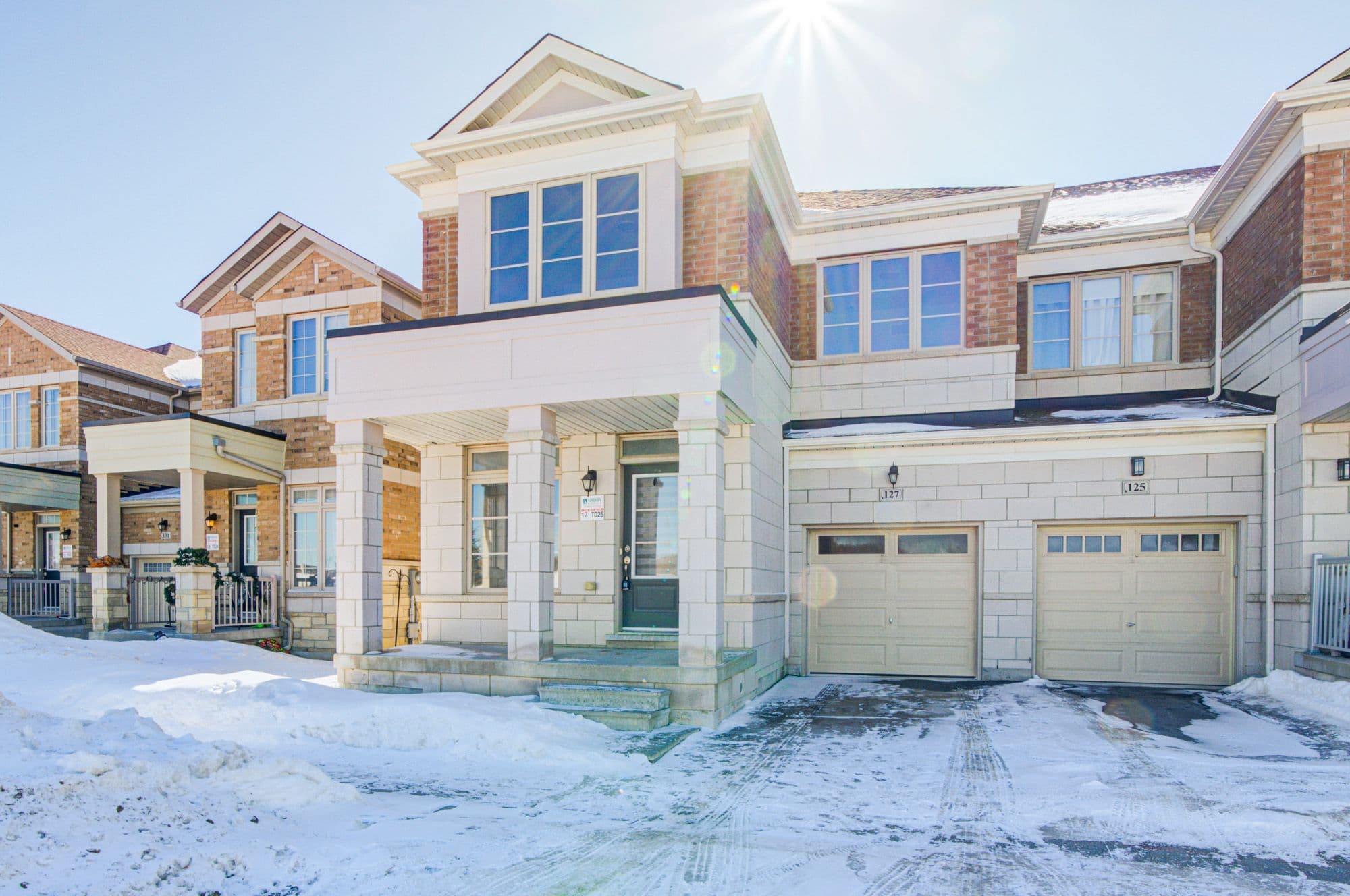 127 Decast Crescent, Markham, ON L6B 1N8