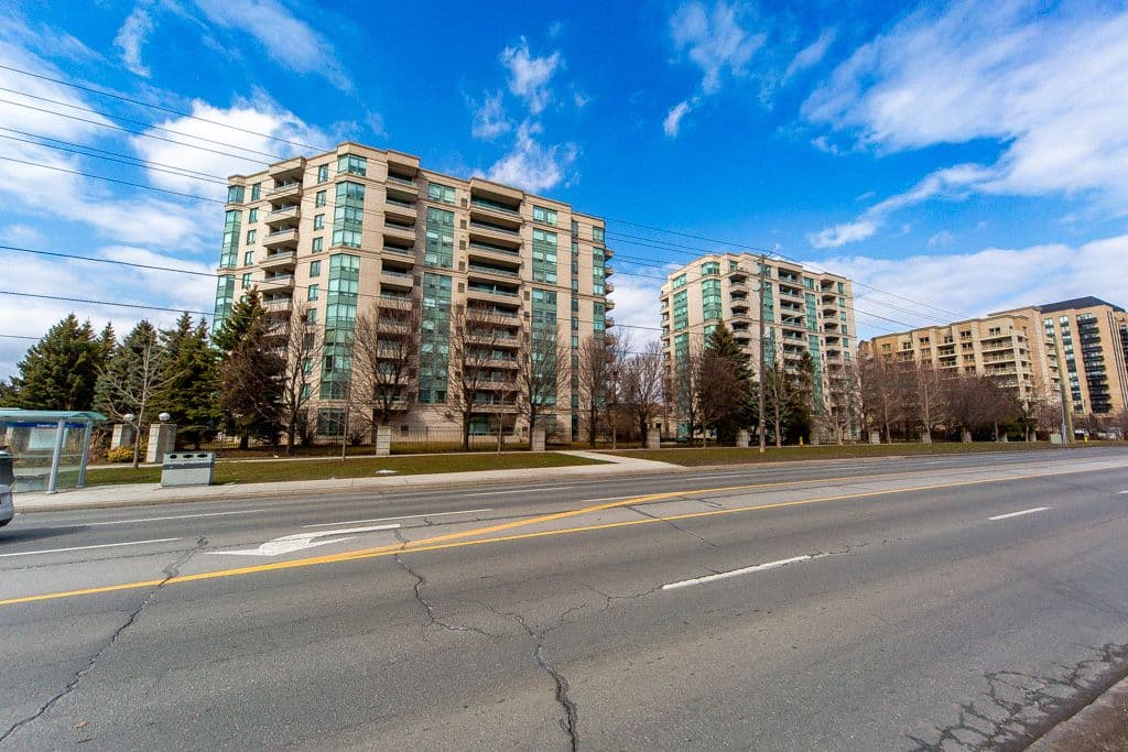 5 Emerald Lane 306, Vaughan, ON L4J 8P7