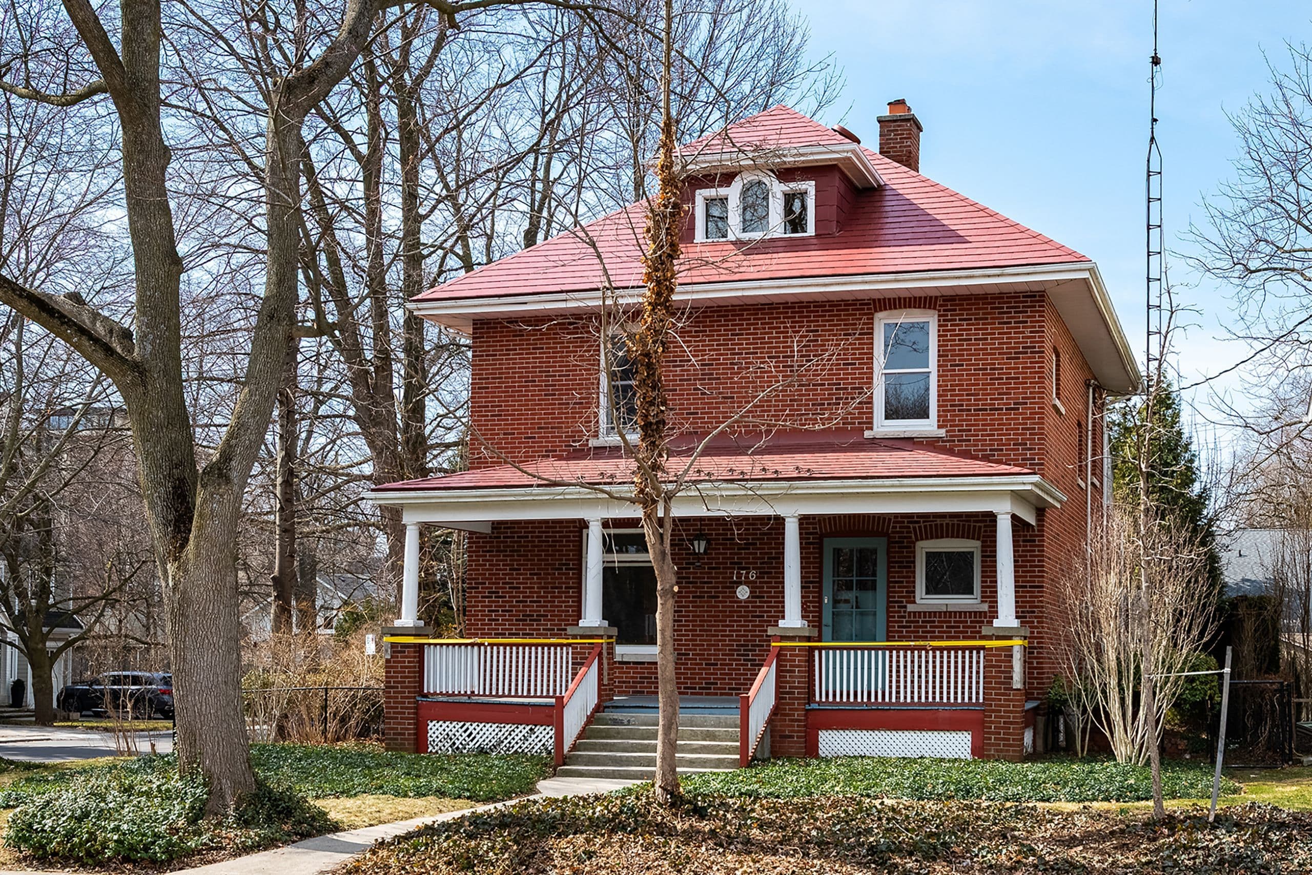 176 Douglas Avenue, Oakville, ON L6J 3S1