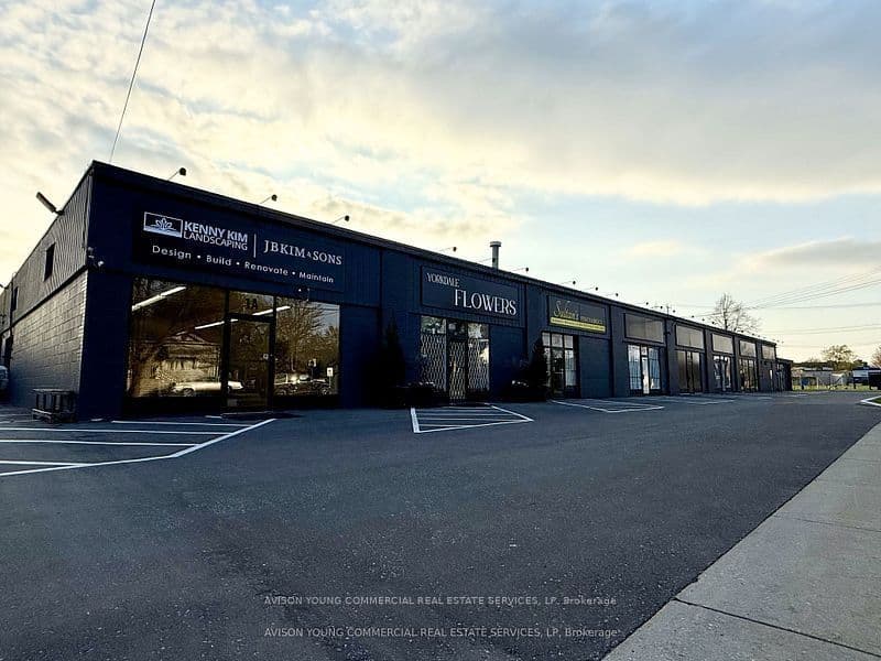 89 Bentworth Avenue, Toronto W04, ON M6A 1P6