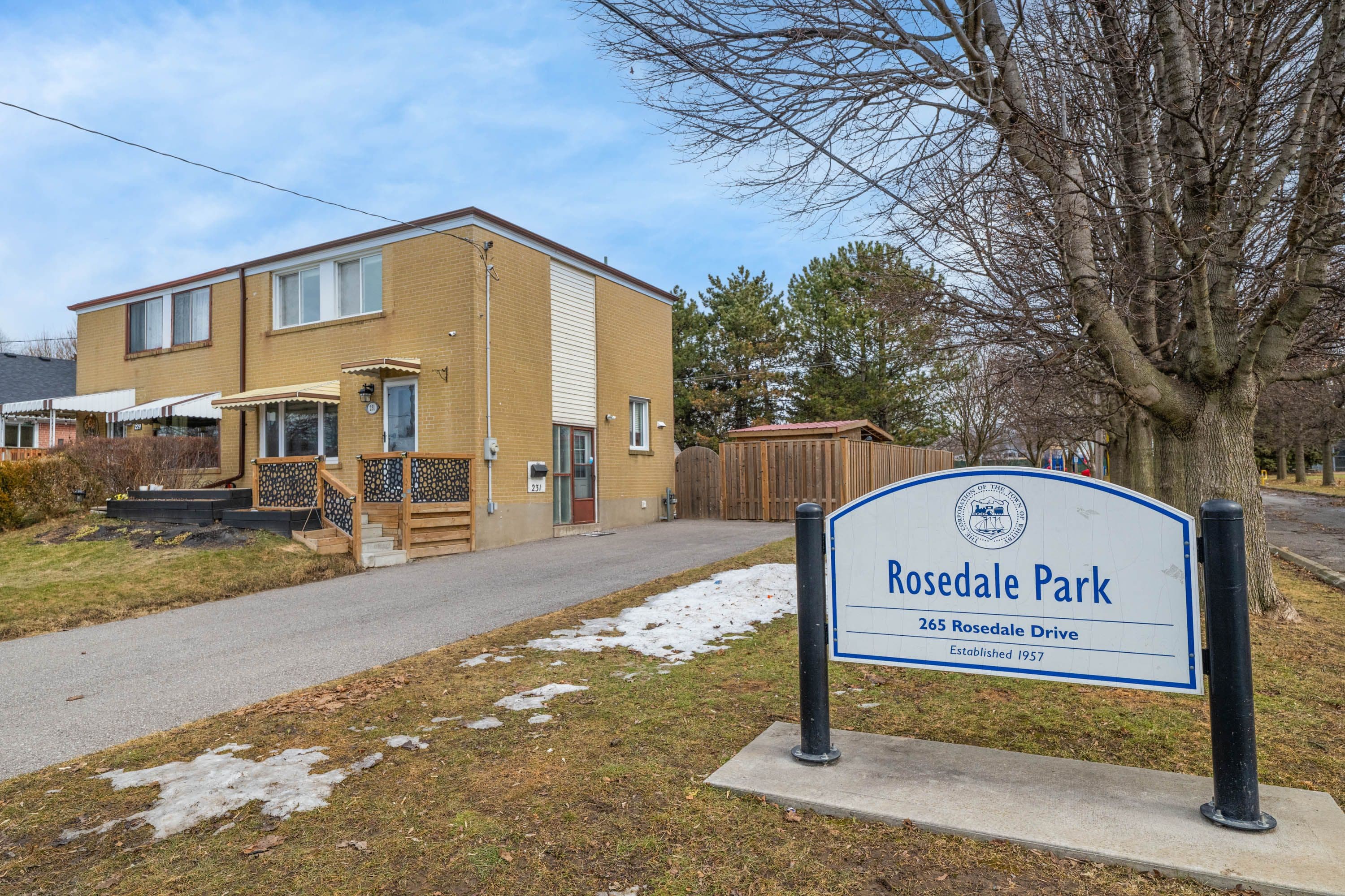 231 Rosedale Drive, Whitby, ON L1N 1Z2