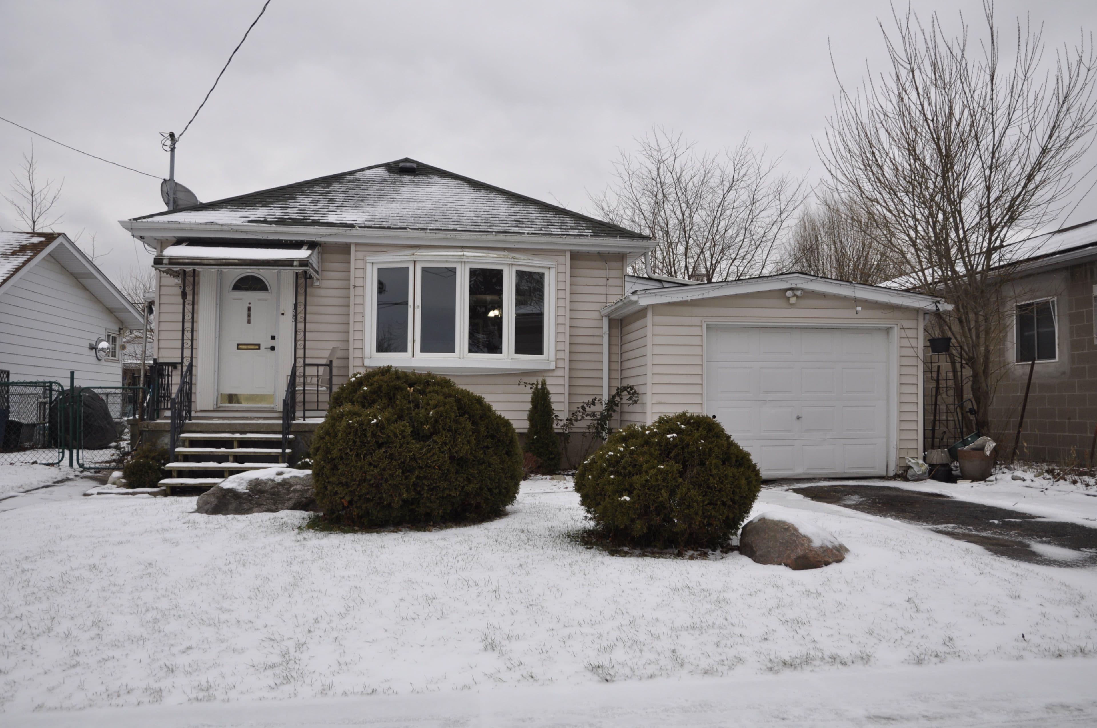 129 Gilmore Road, Fort Erie, ON L2A 2L9