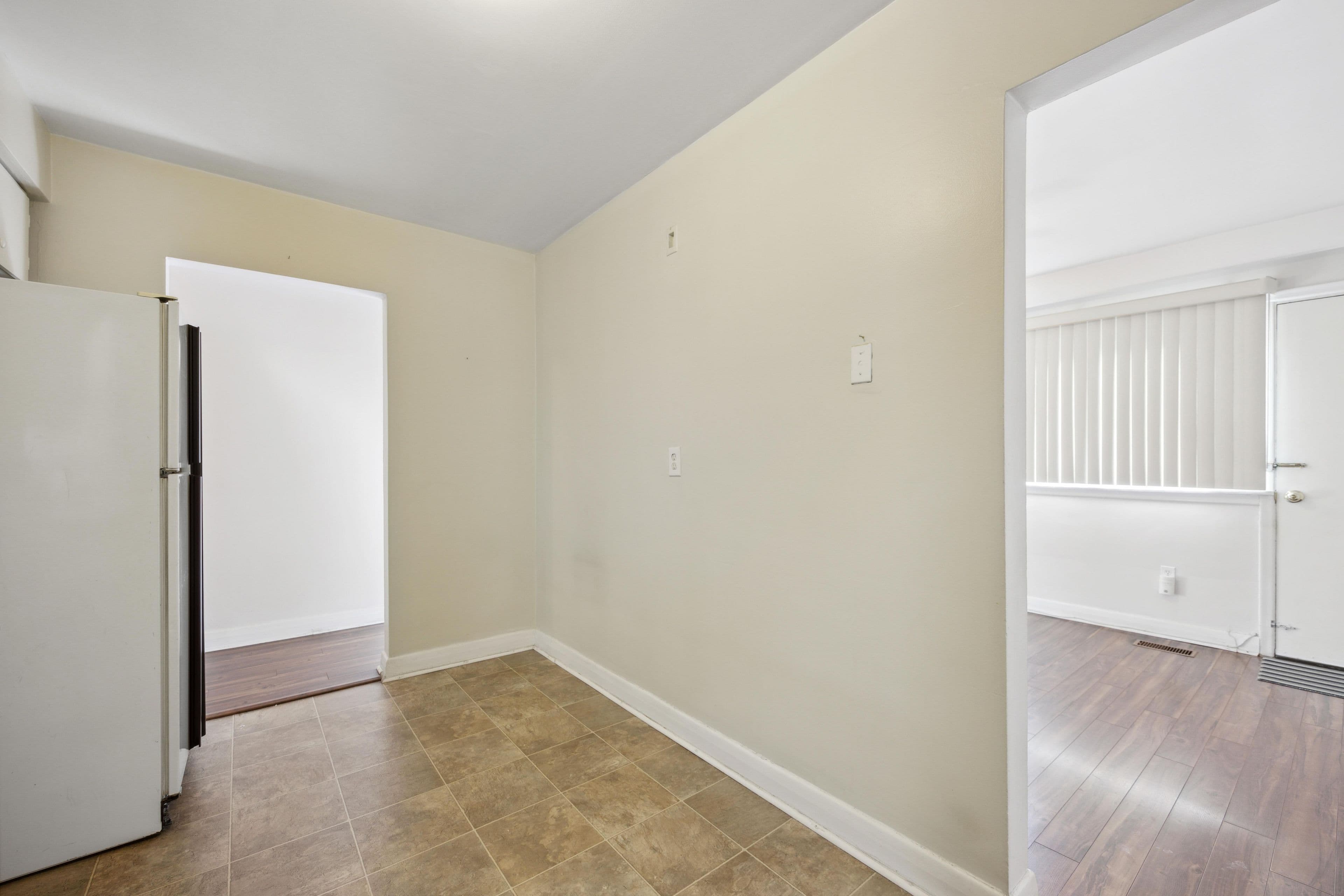 515 Marlee Avenue Upper, Toronto W04, ON M6B 3J3