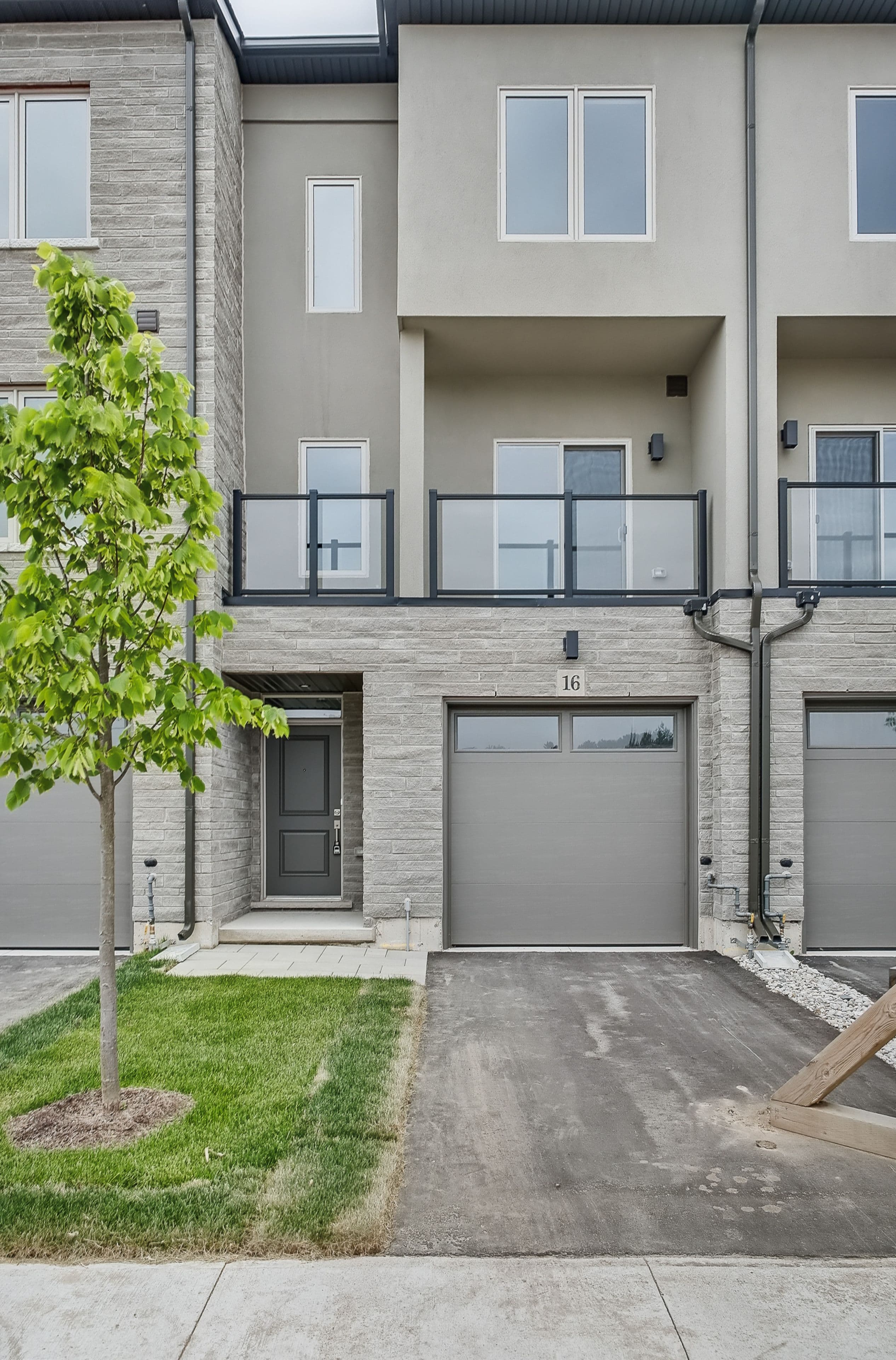 16 CLEAR VALLEY Lane, Hamilton, ON L0R 1W0