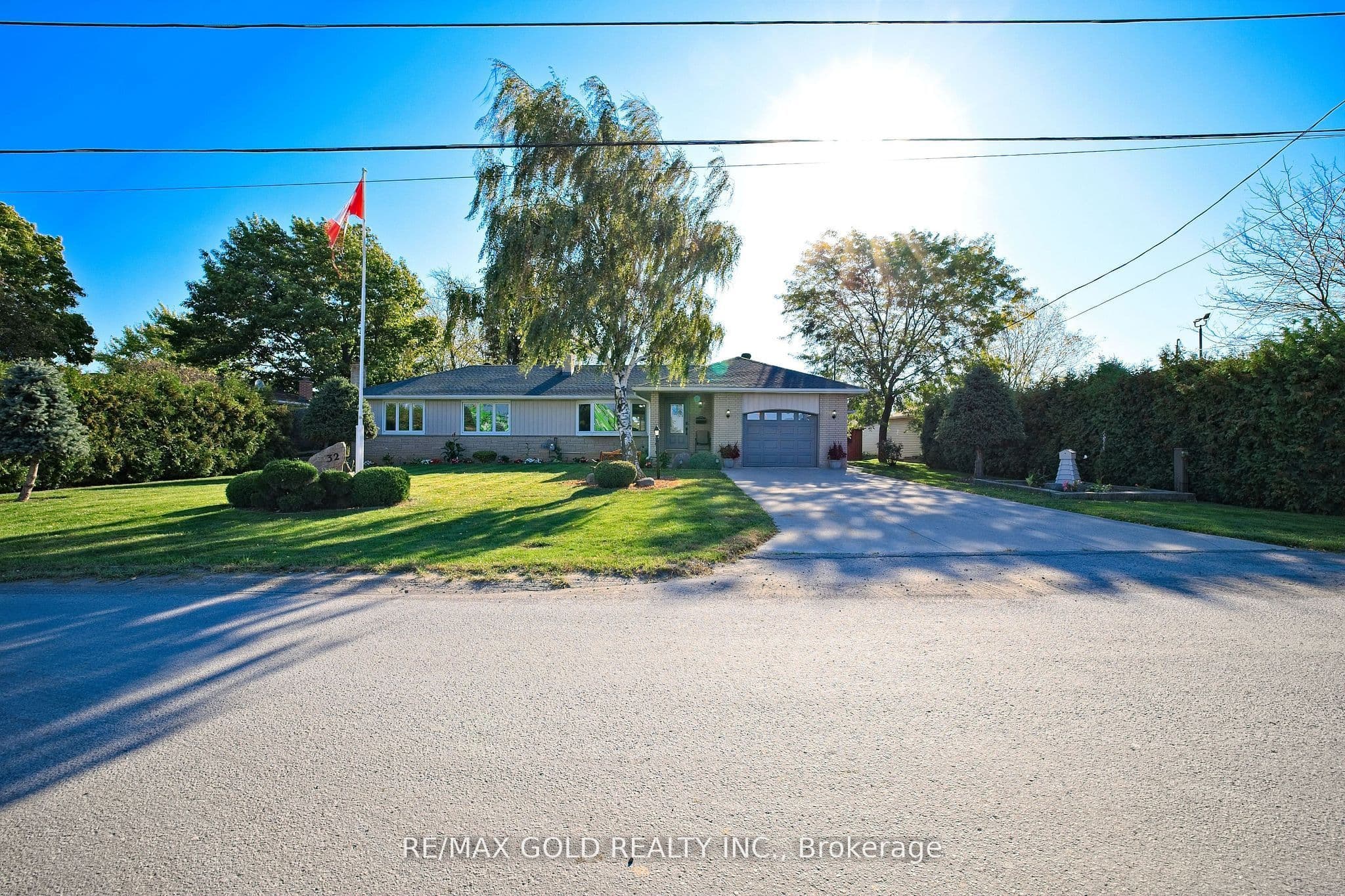 32 Oriole Avenue, Hamilton, ON L8E 5E4