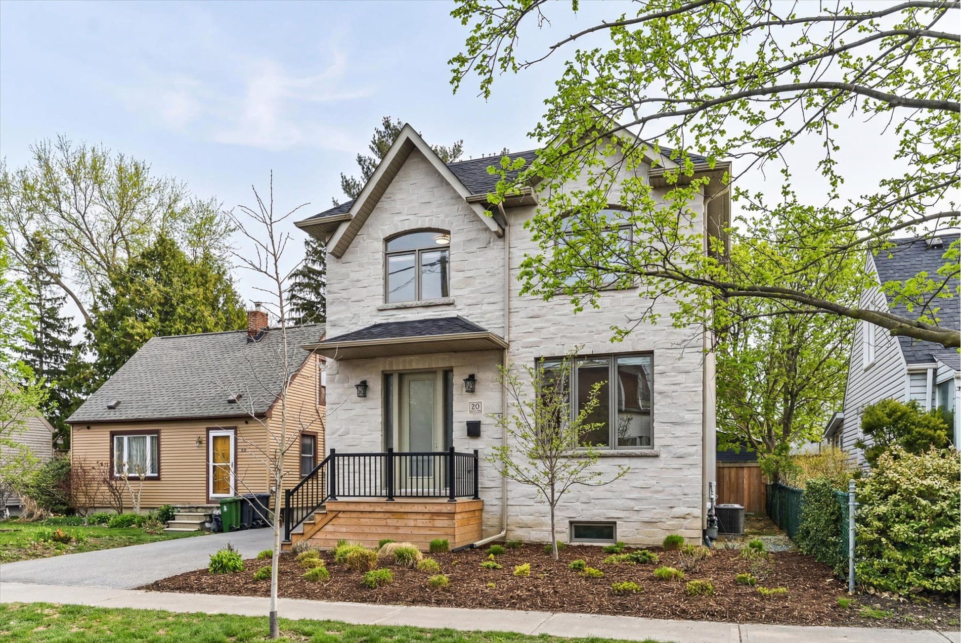 20 Warvet Crescent, Toronto E03, ON M4B 1P3
